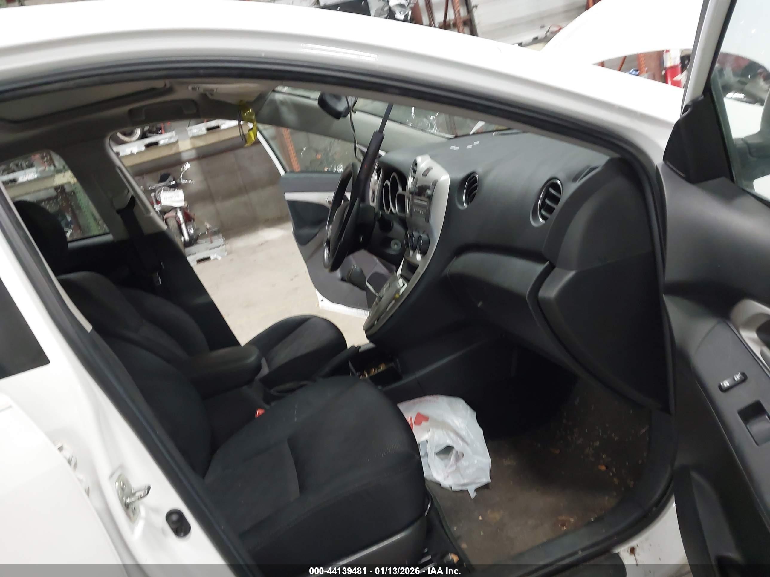 PONTIAC VIBE image 5