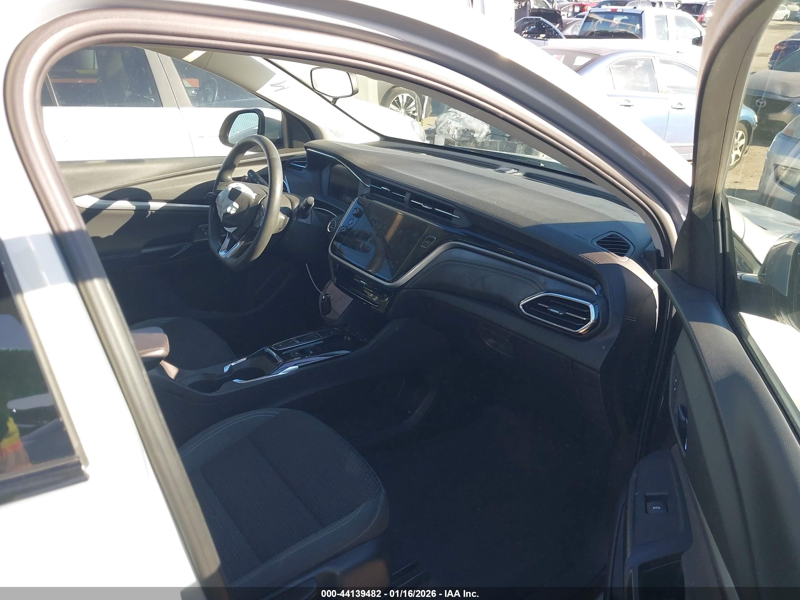 CHEVROLET BOLT image 5