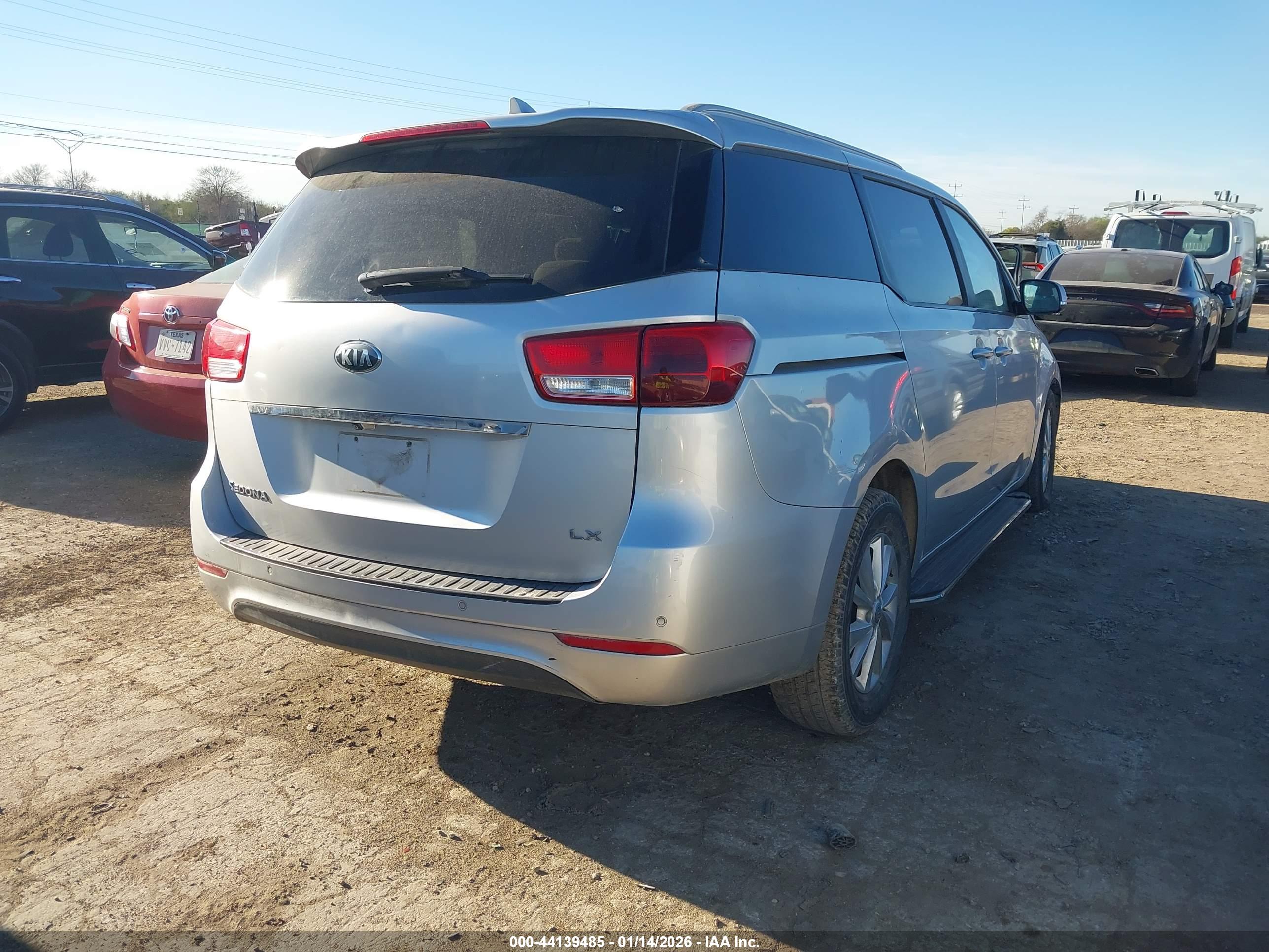 KIA SEDONA image 4