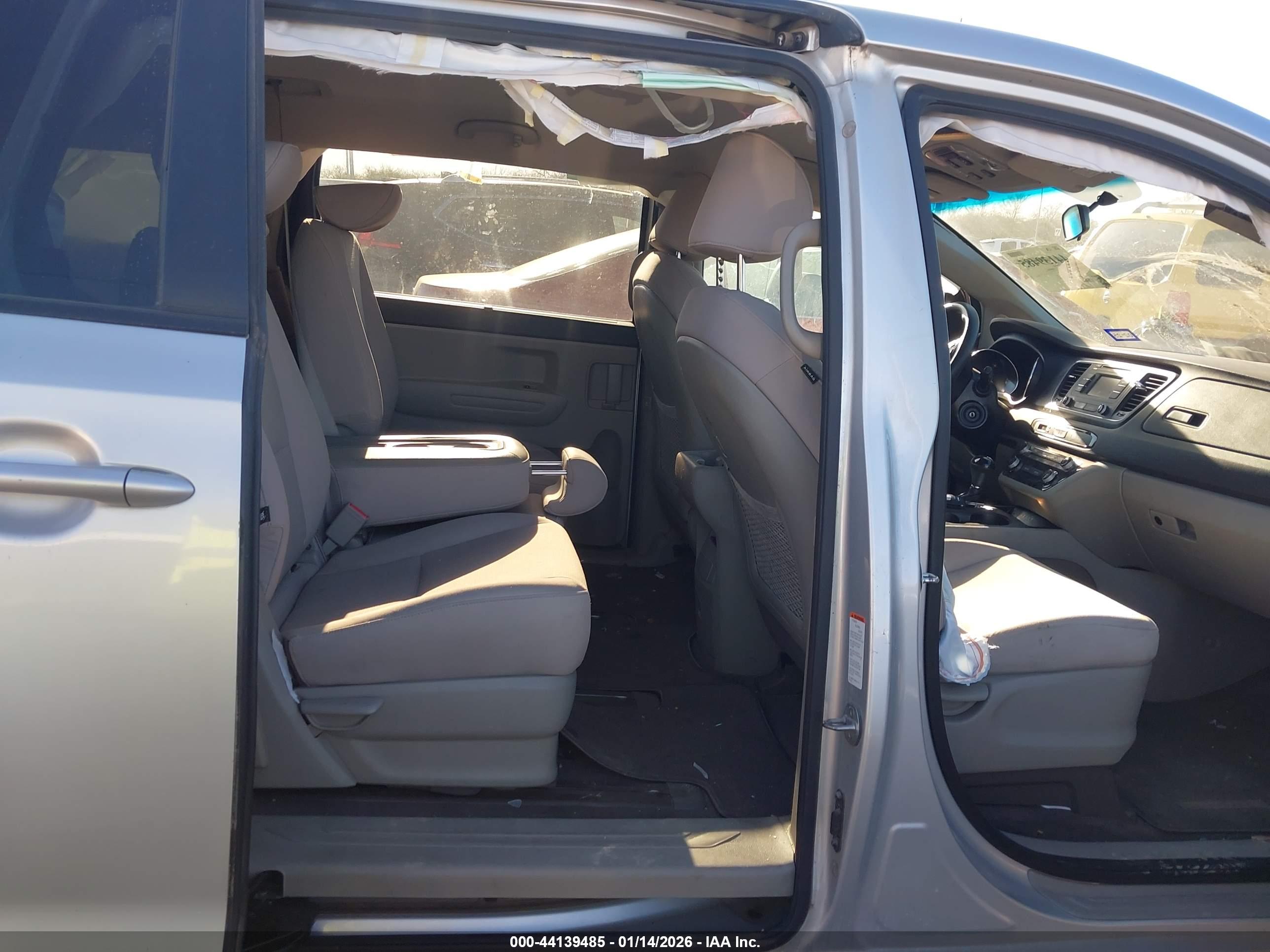 KIA SEDONA image 8