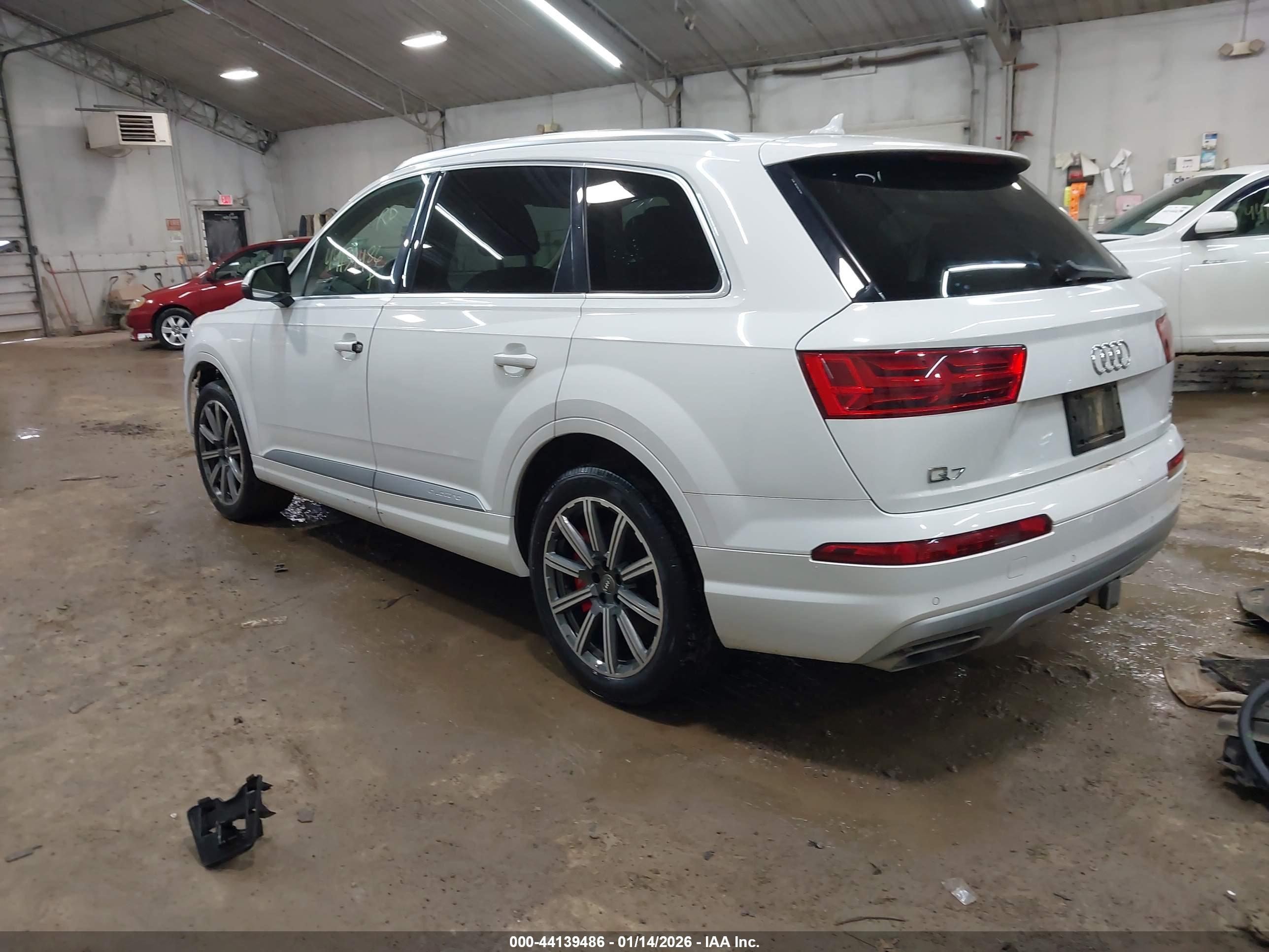 AUDI Q7 image 3