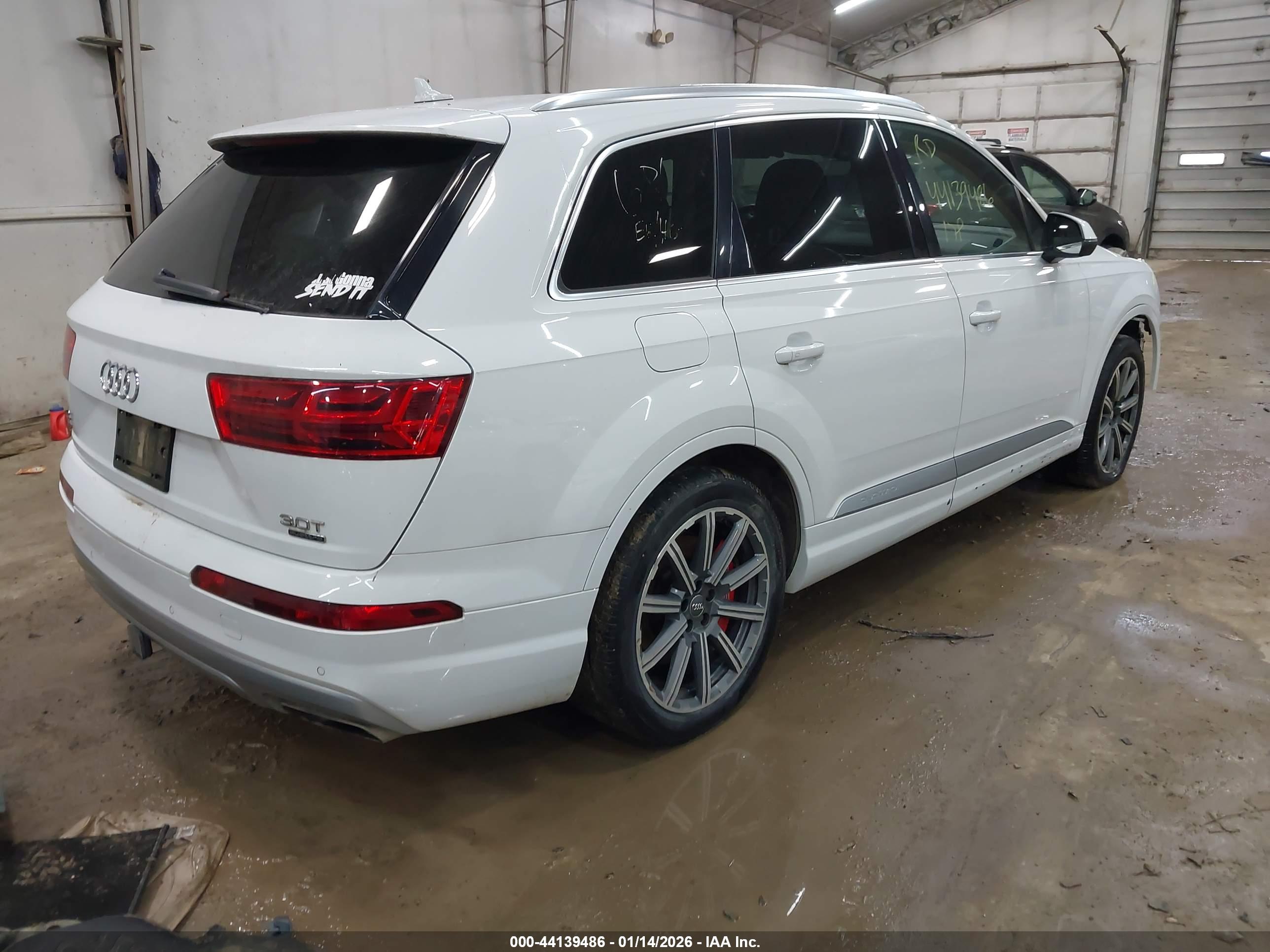 AUDI Q7 image 4