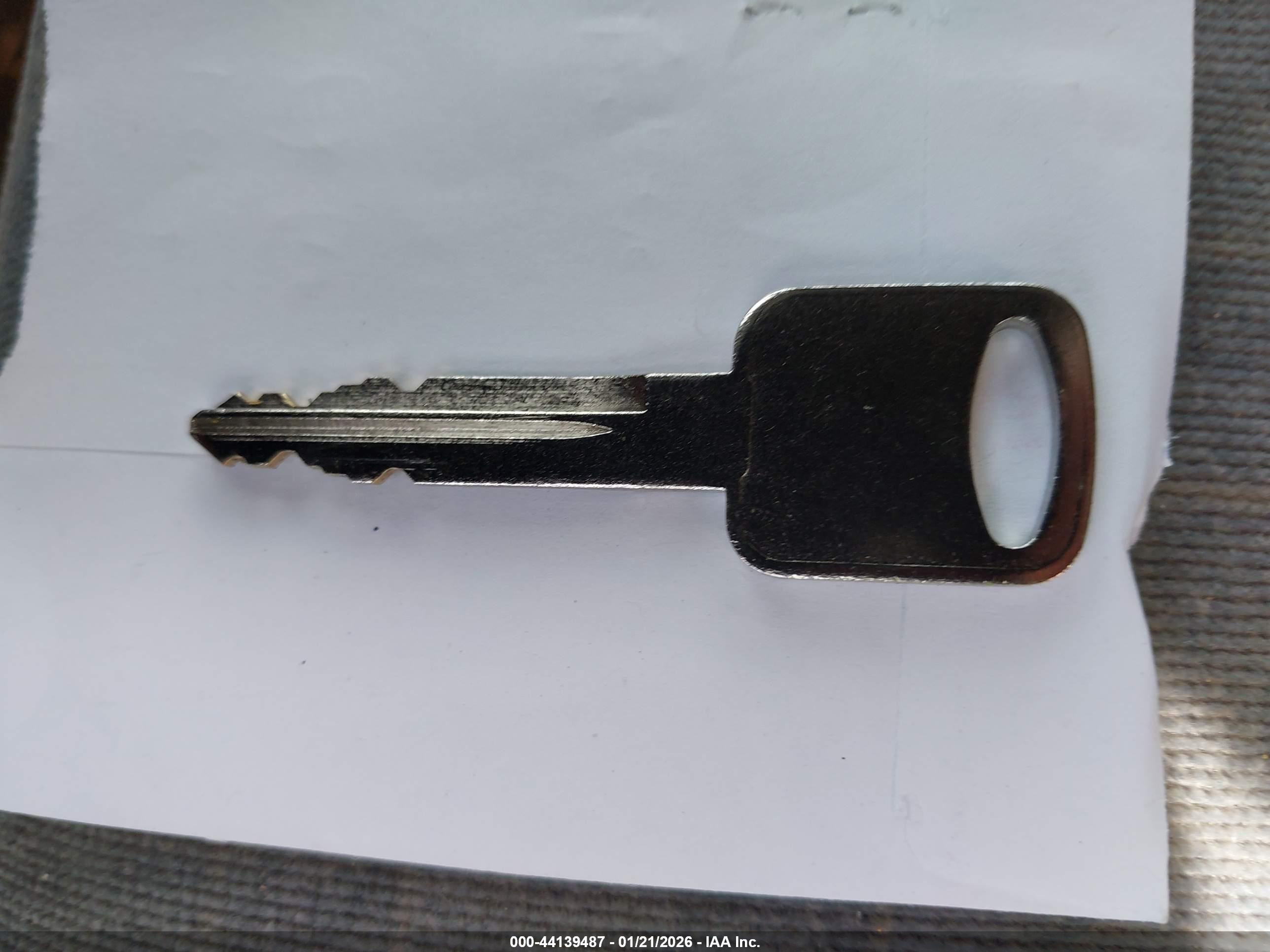 NISSAN QUEST image 11