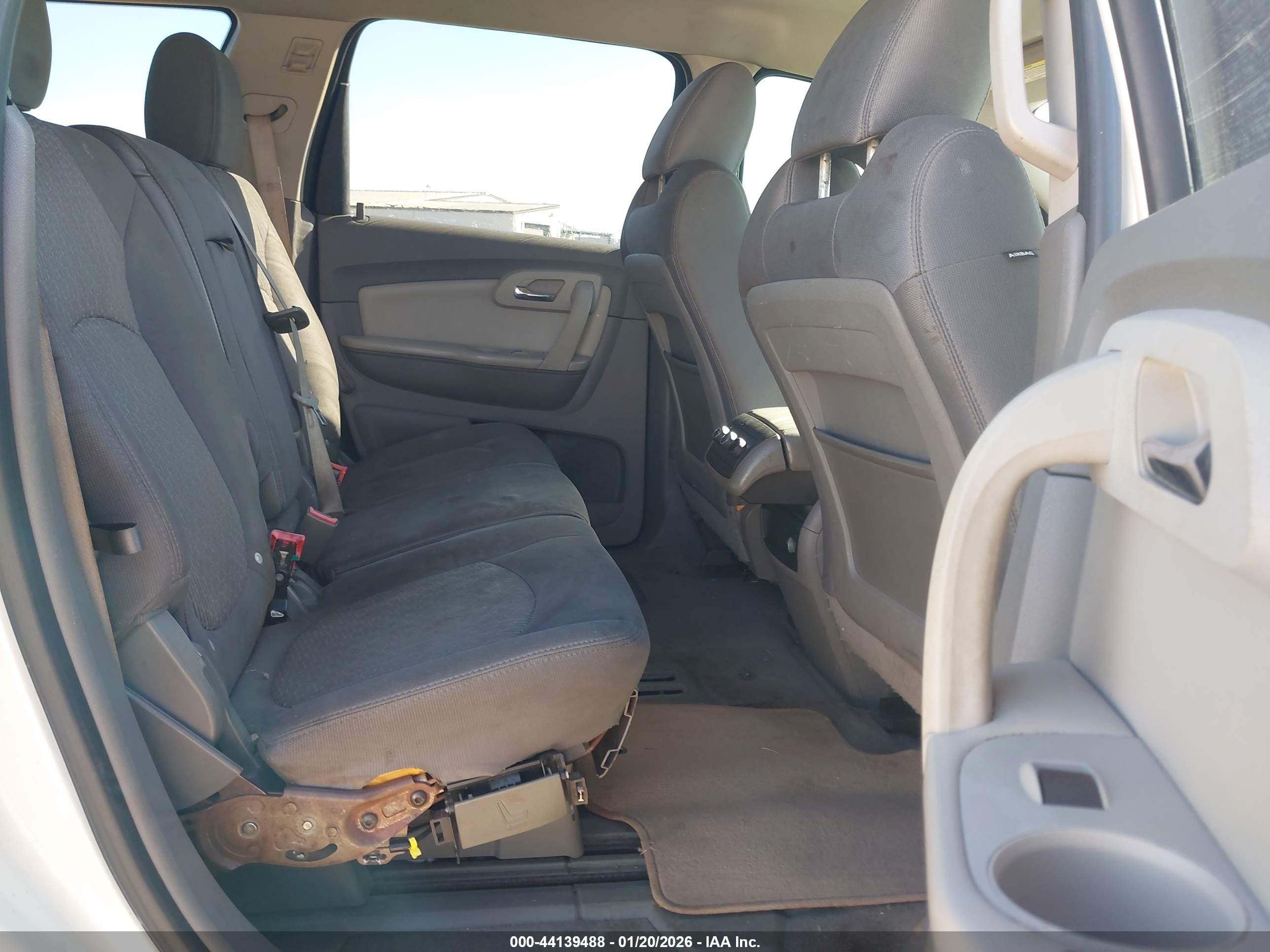 CHEVROLET TRAVERSE image 8