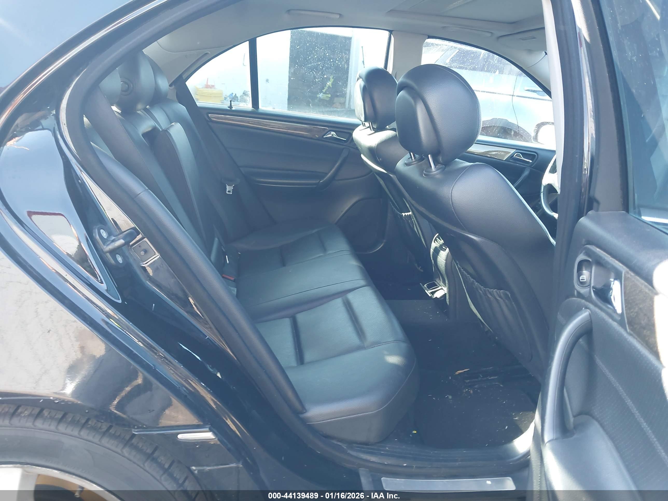 MERCEDES-BENZ C image 8