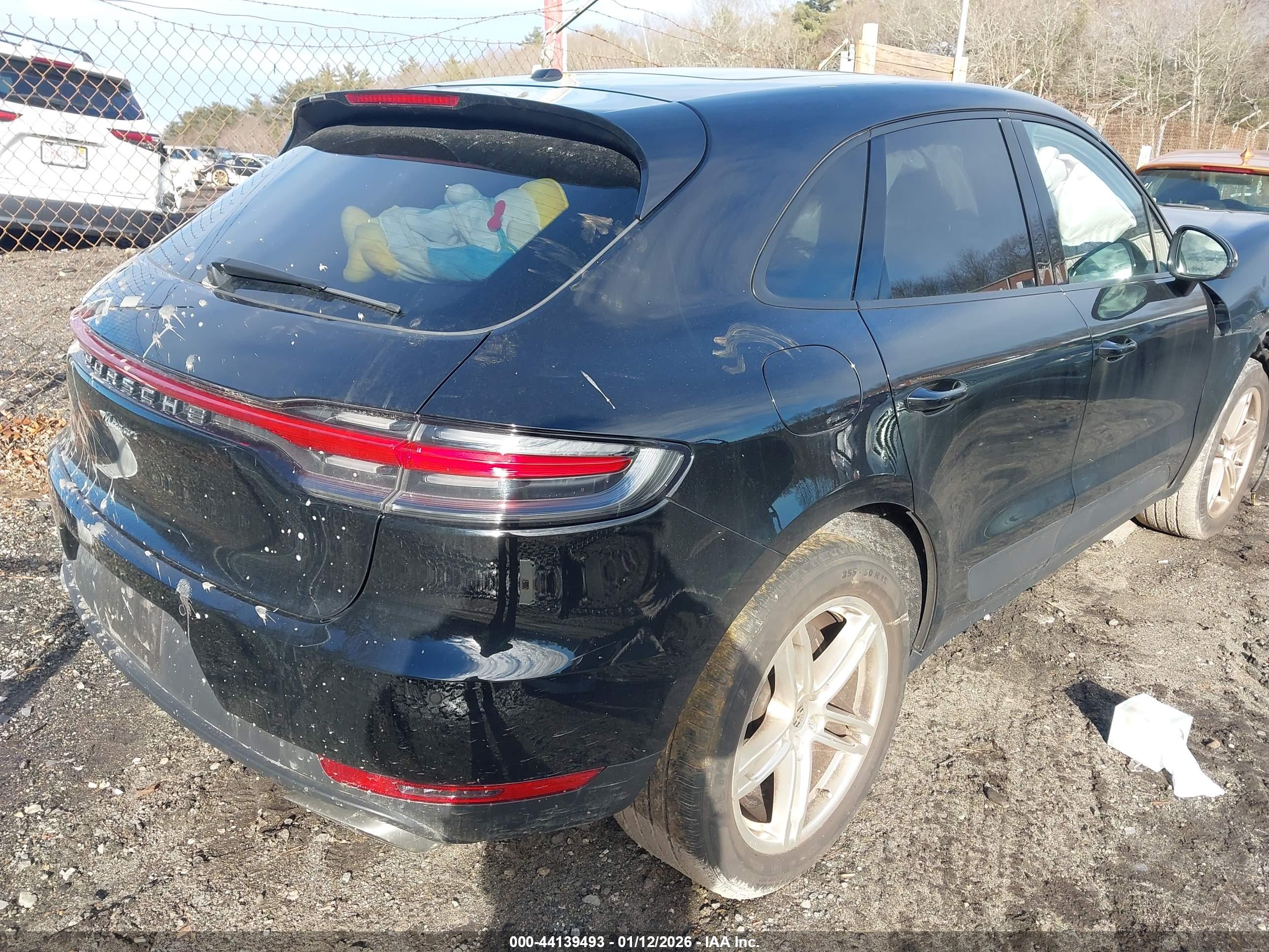 PORSCHE MACAN image 4