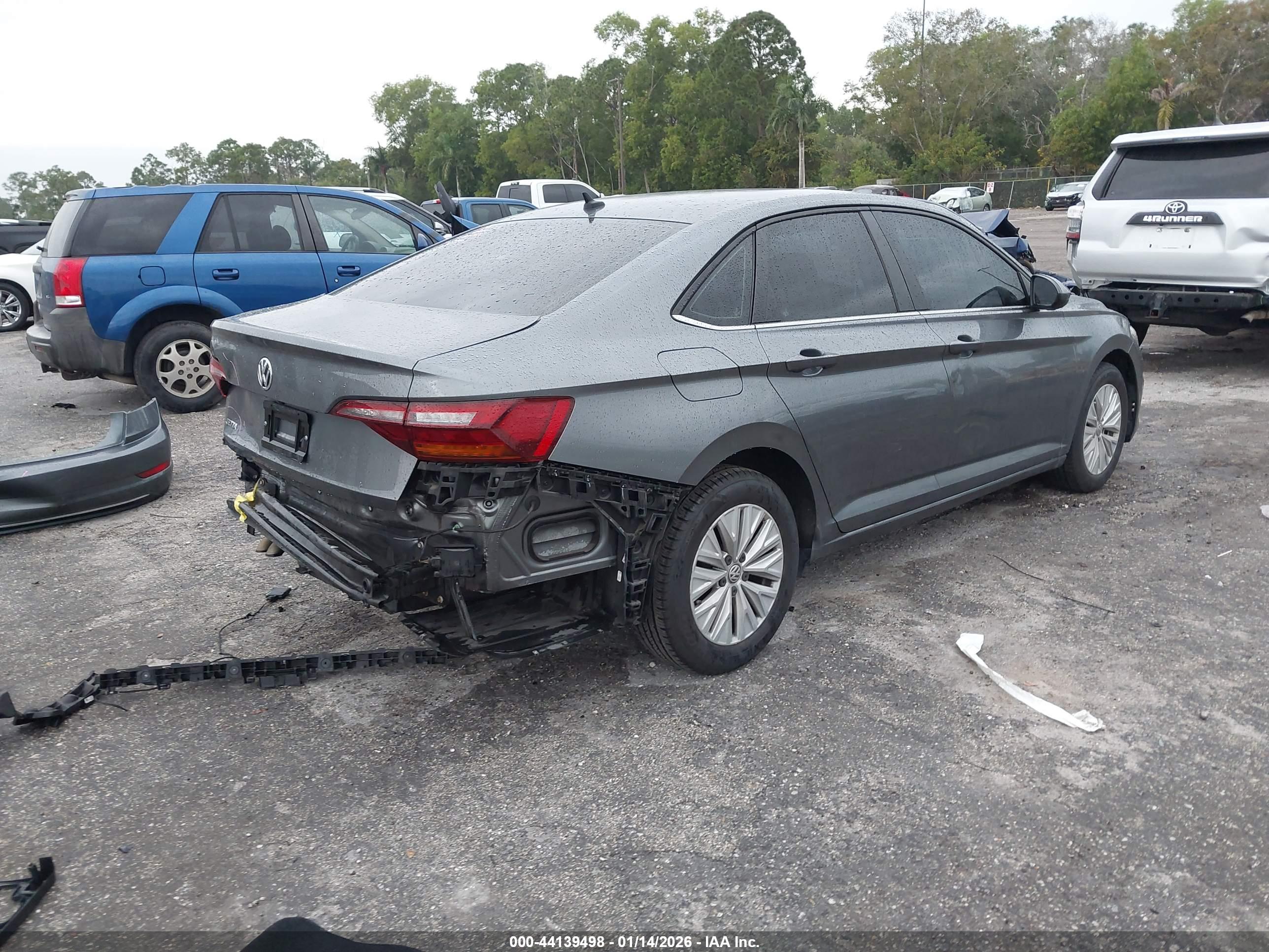 VOLKSWAGEN JETTA image 4