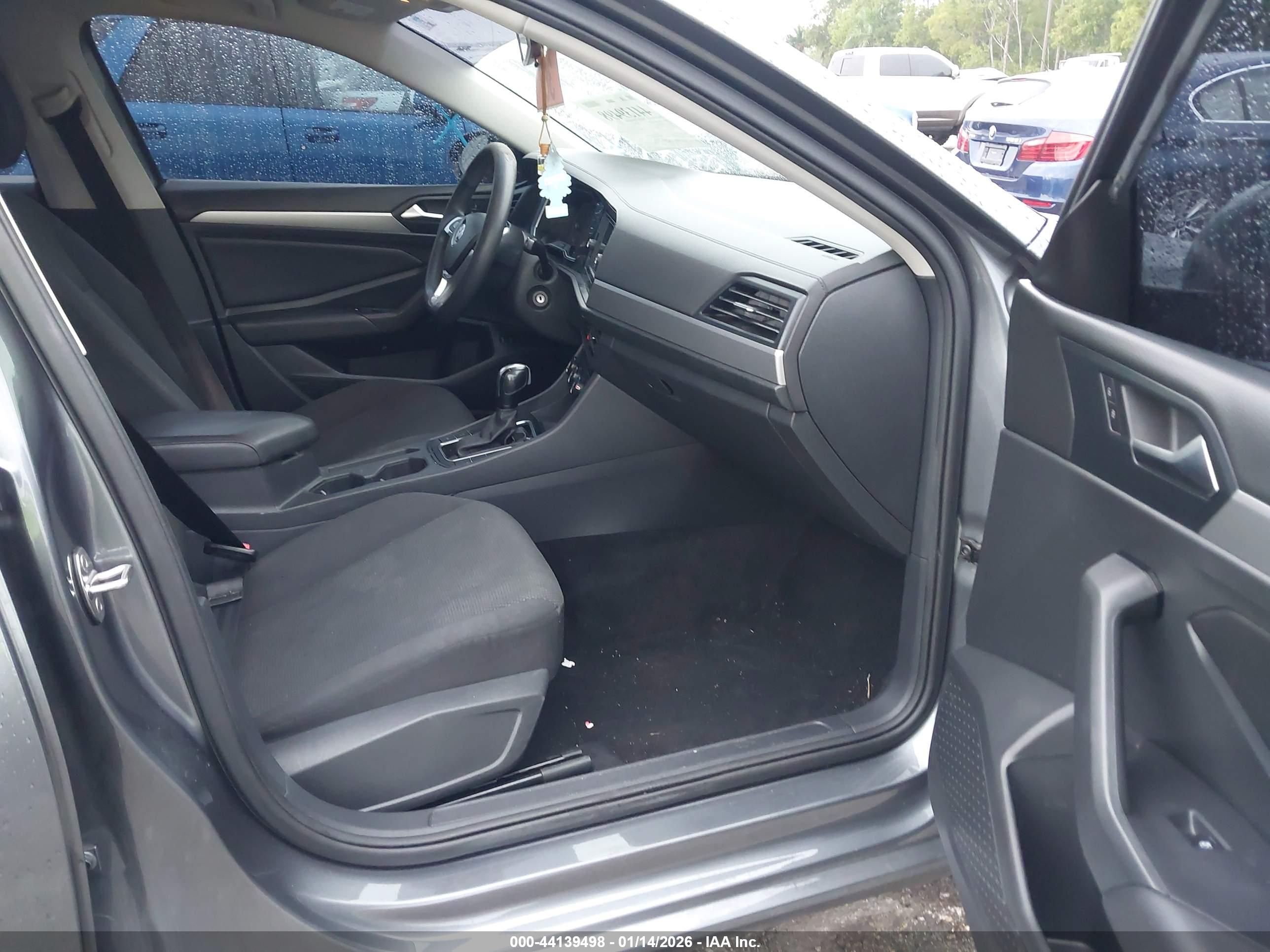 VOLKSWAGEN JETTA image 5