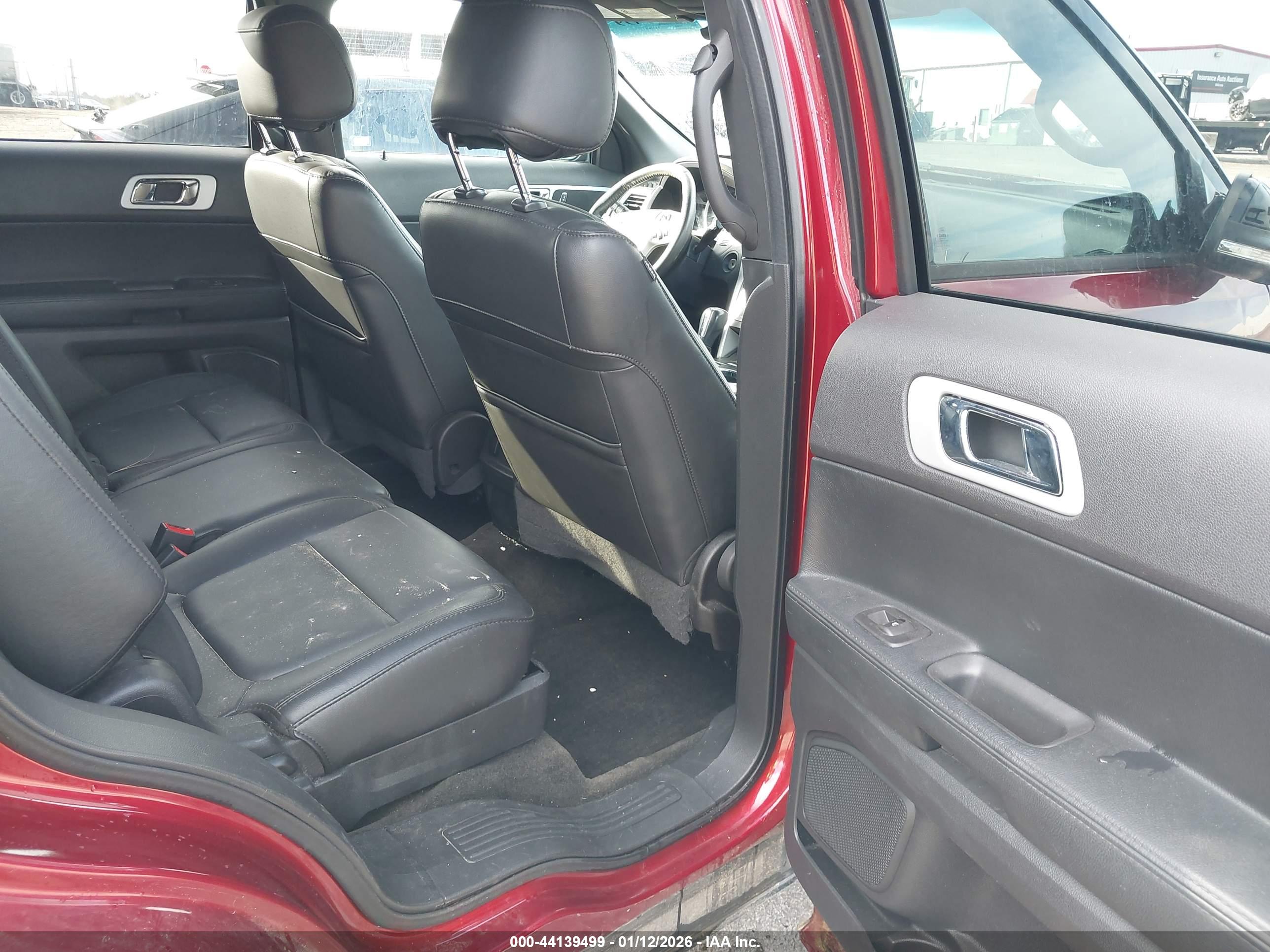 FORD EXPLORER image 8