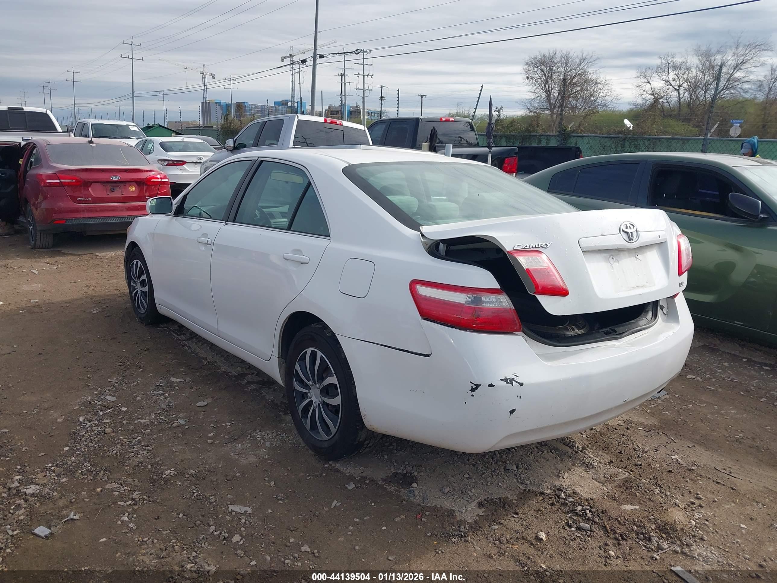 TOYOTA CAMRY image 3
