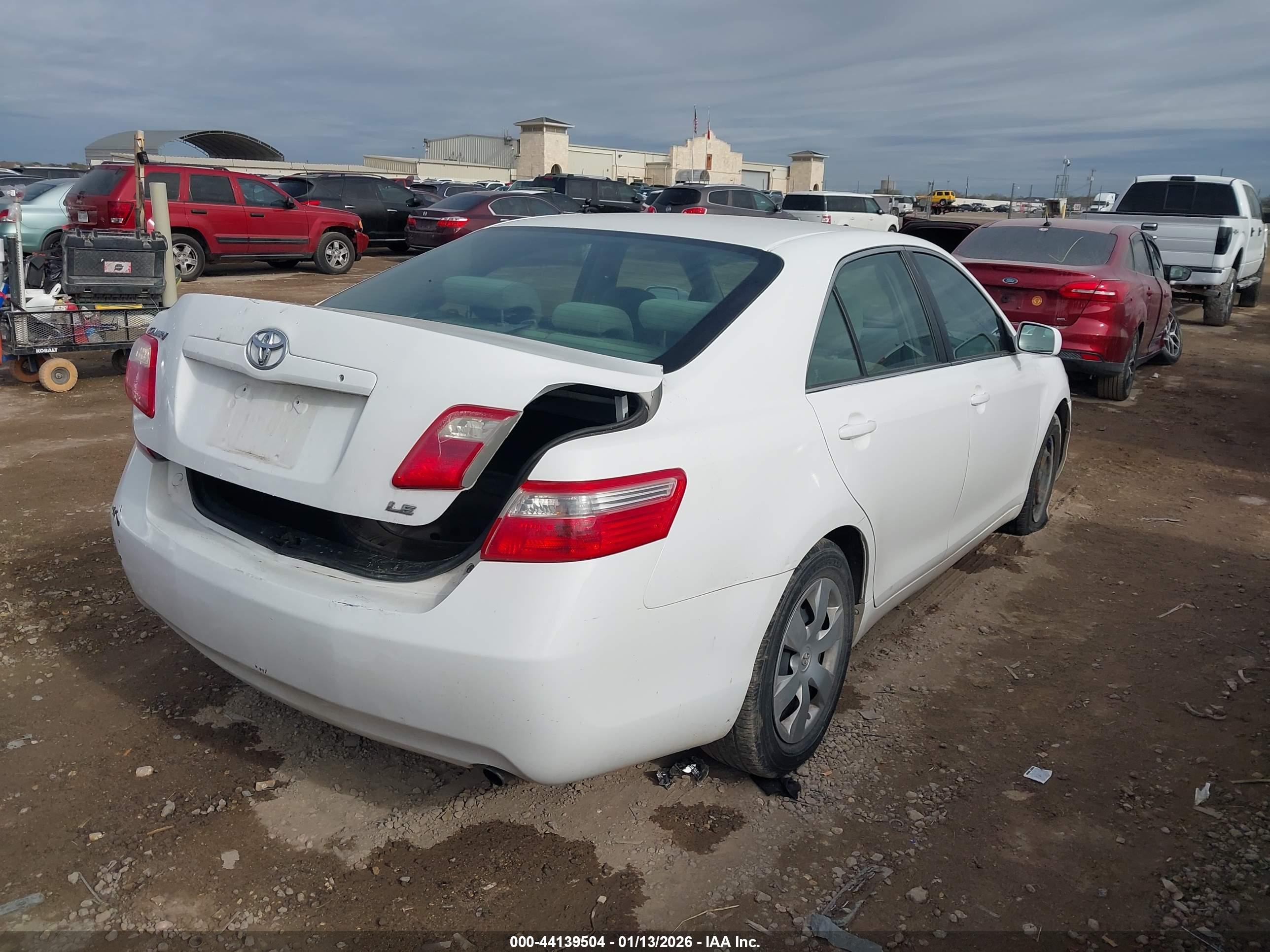 TOYOTA CAMRY image 4