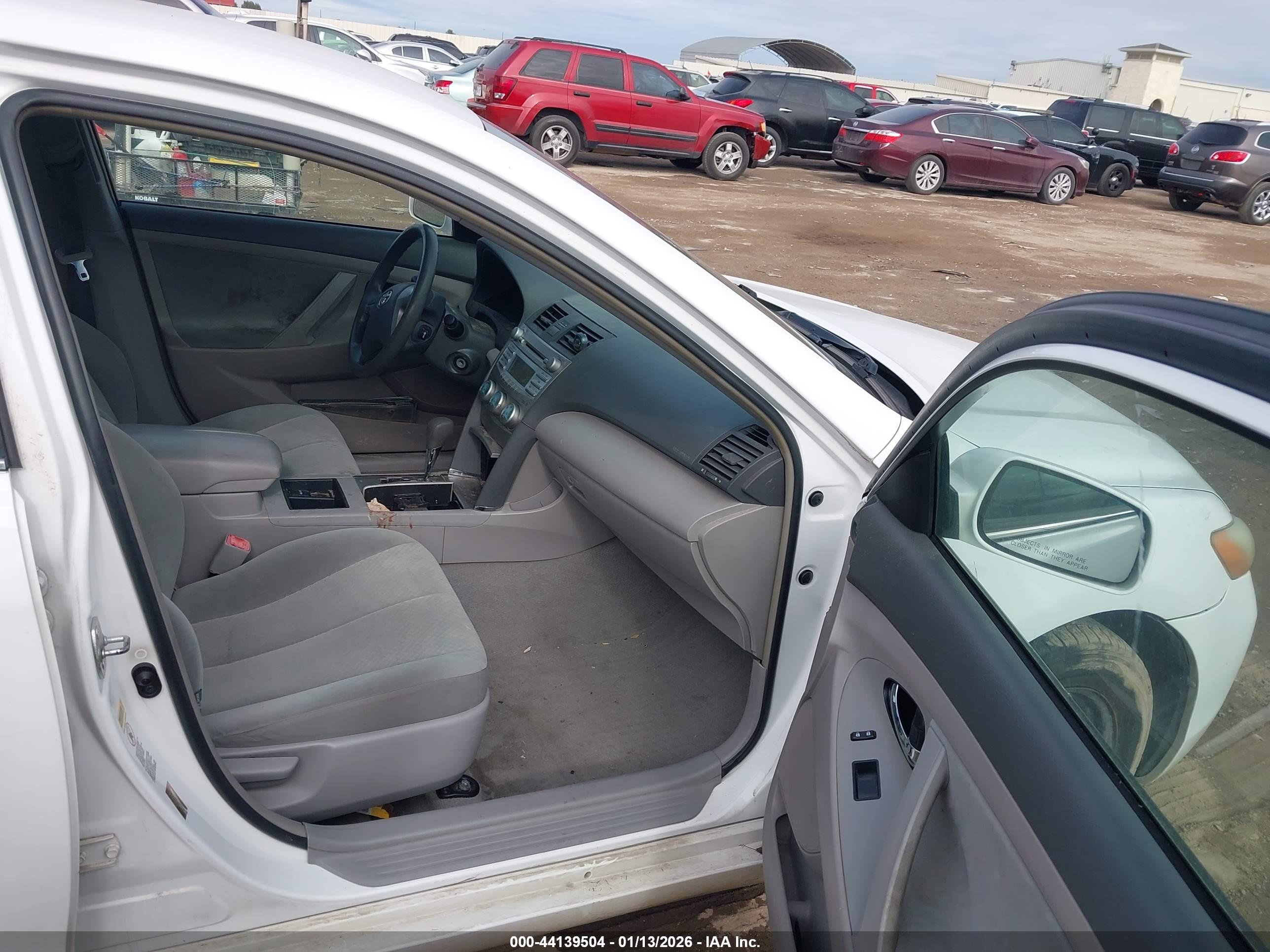 TOYOTA CAMRY image 5