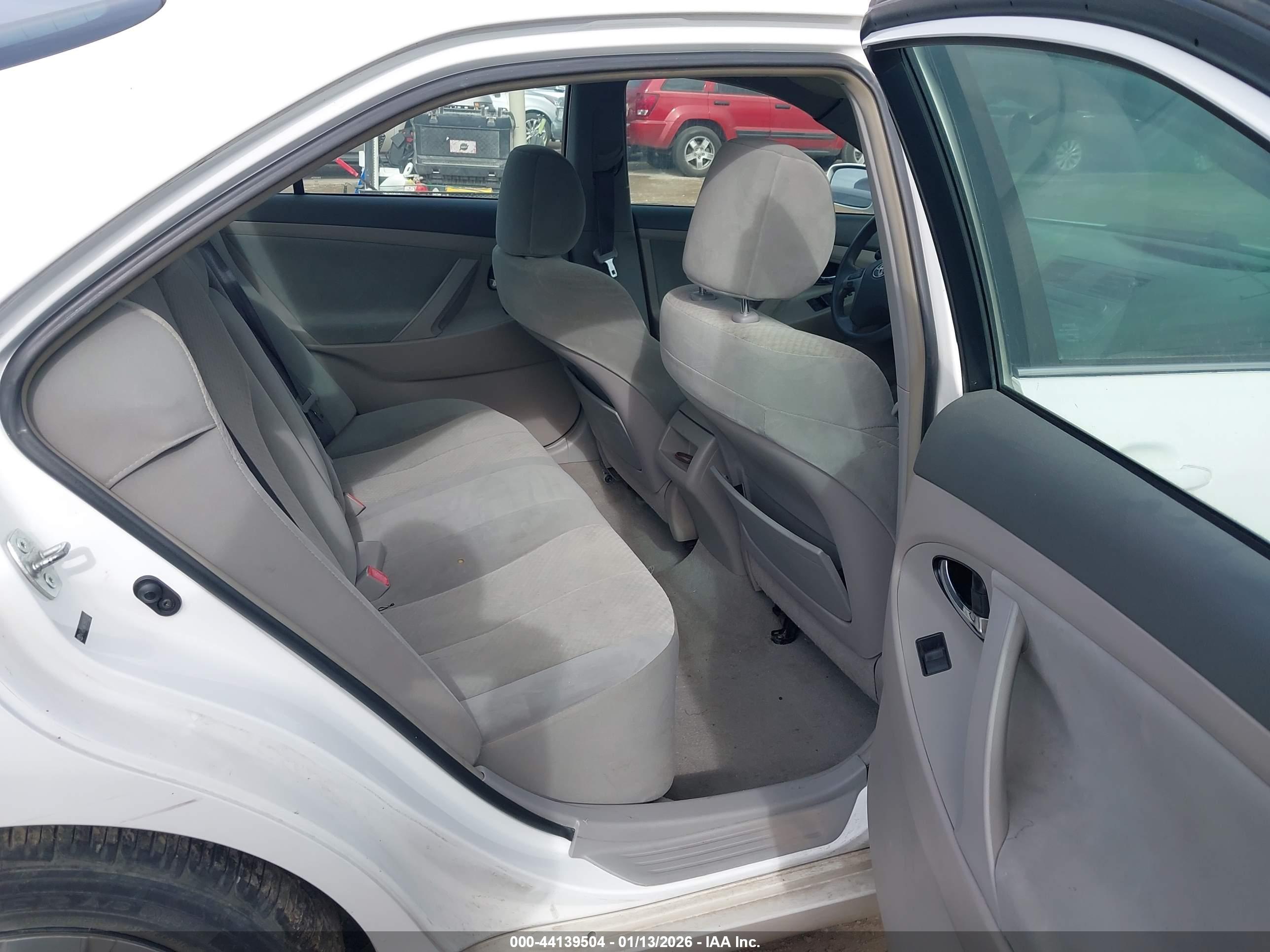 TOYOTA CAMRY image 8