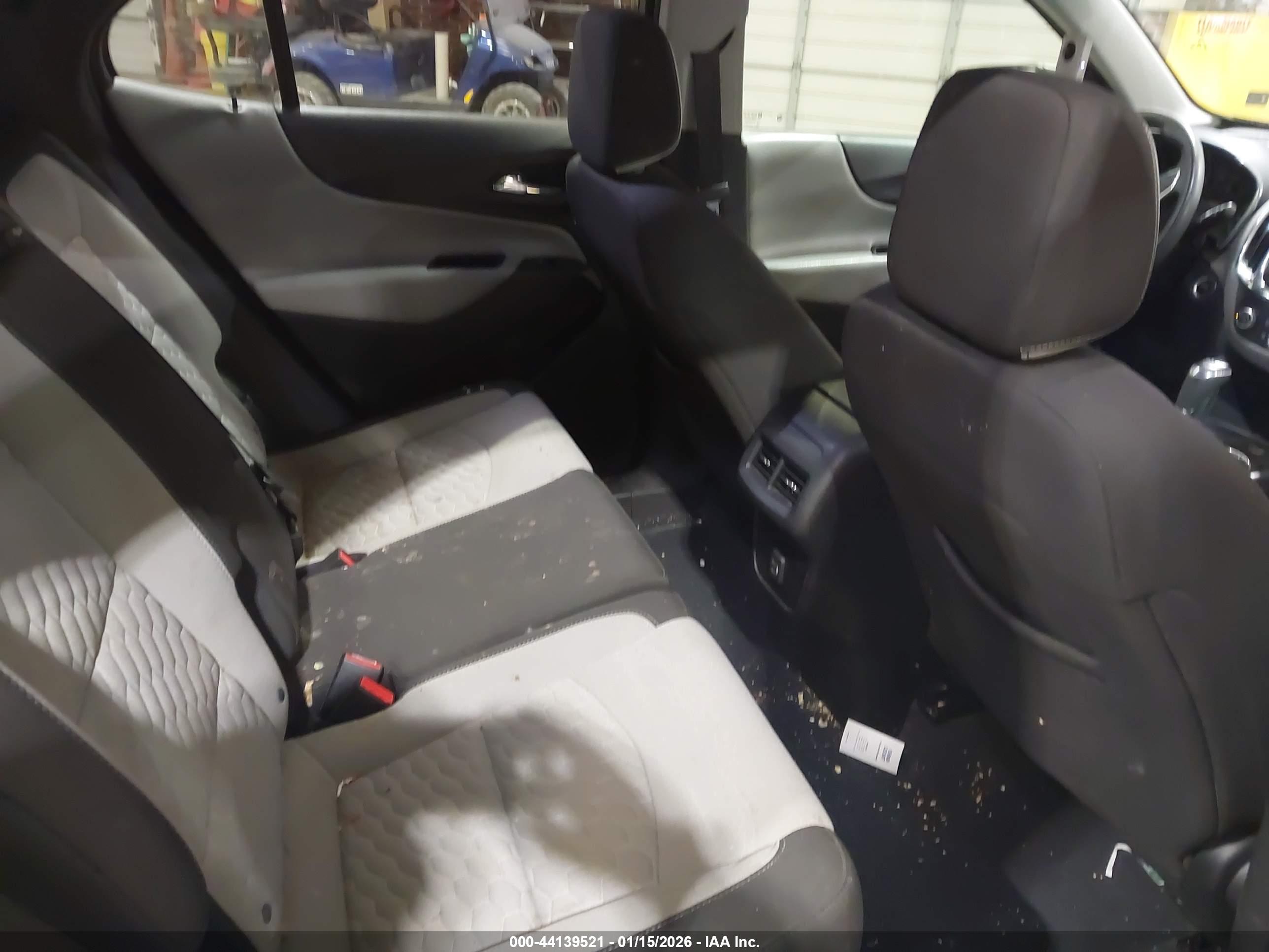 CHEVROLET EQUINOX image 8