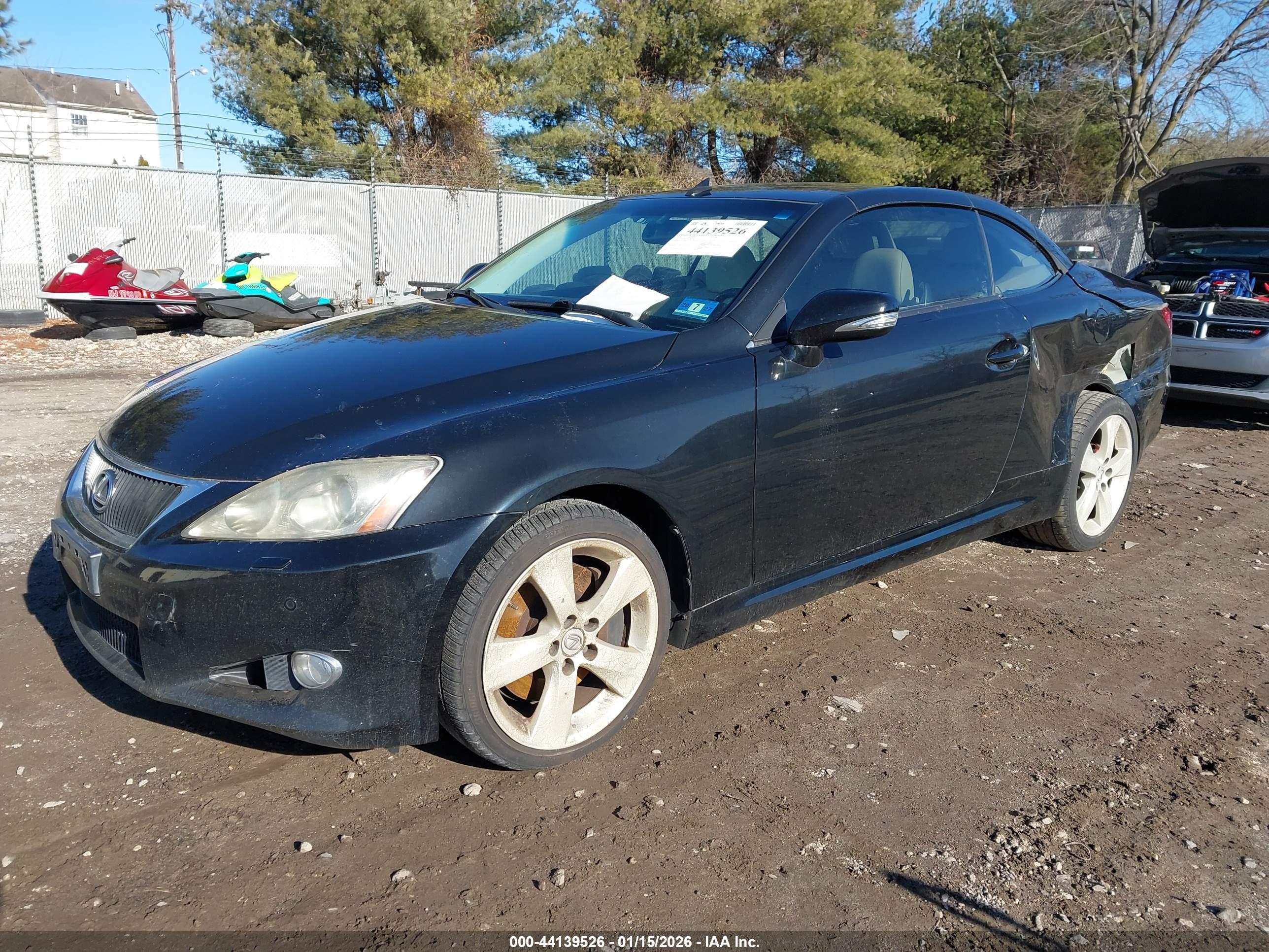 LEXUS IS image 2