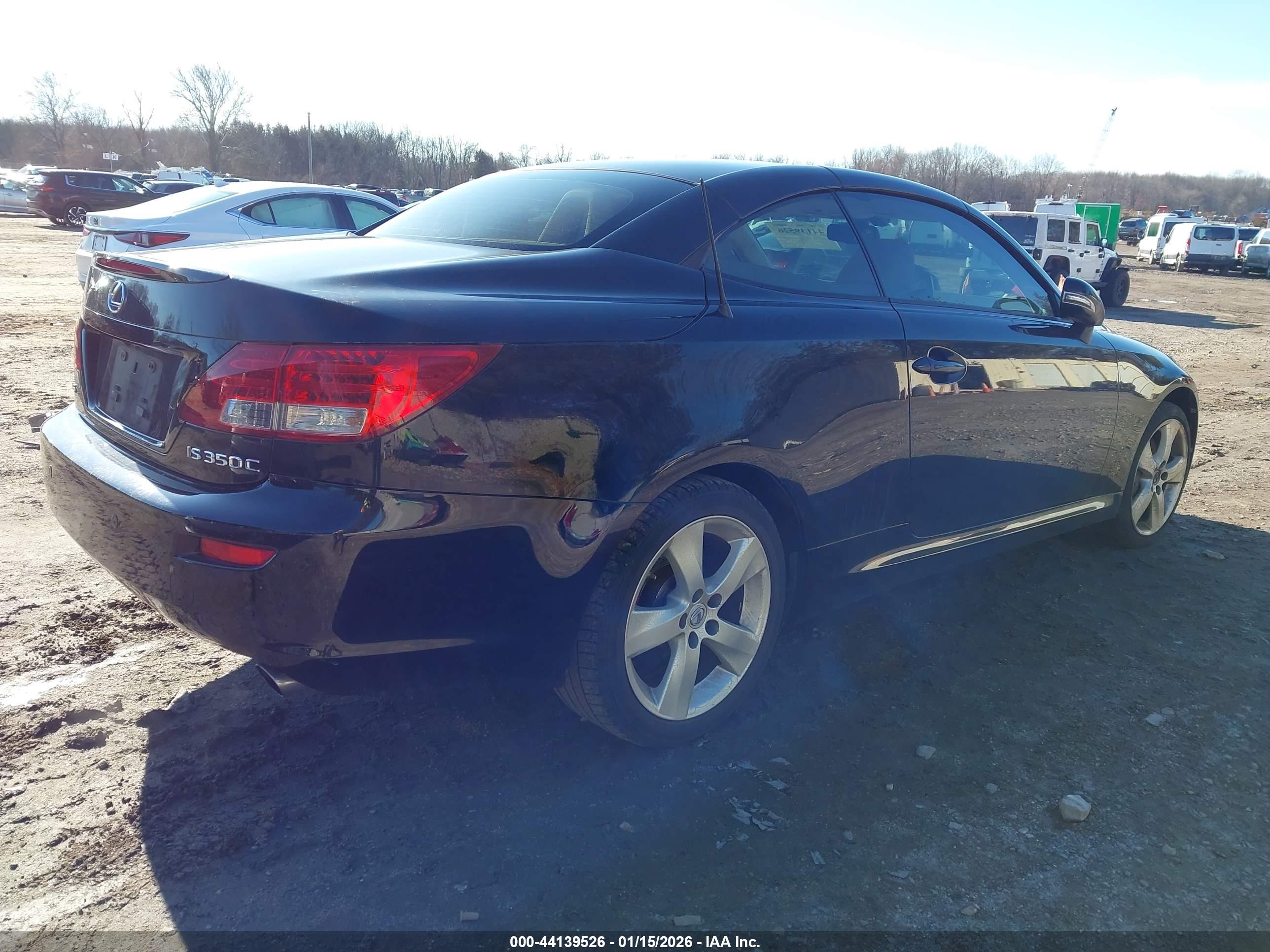 LEXUS IS image 4