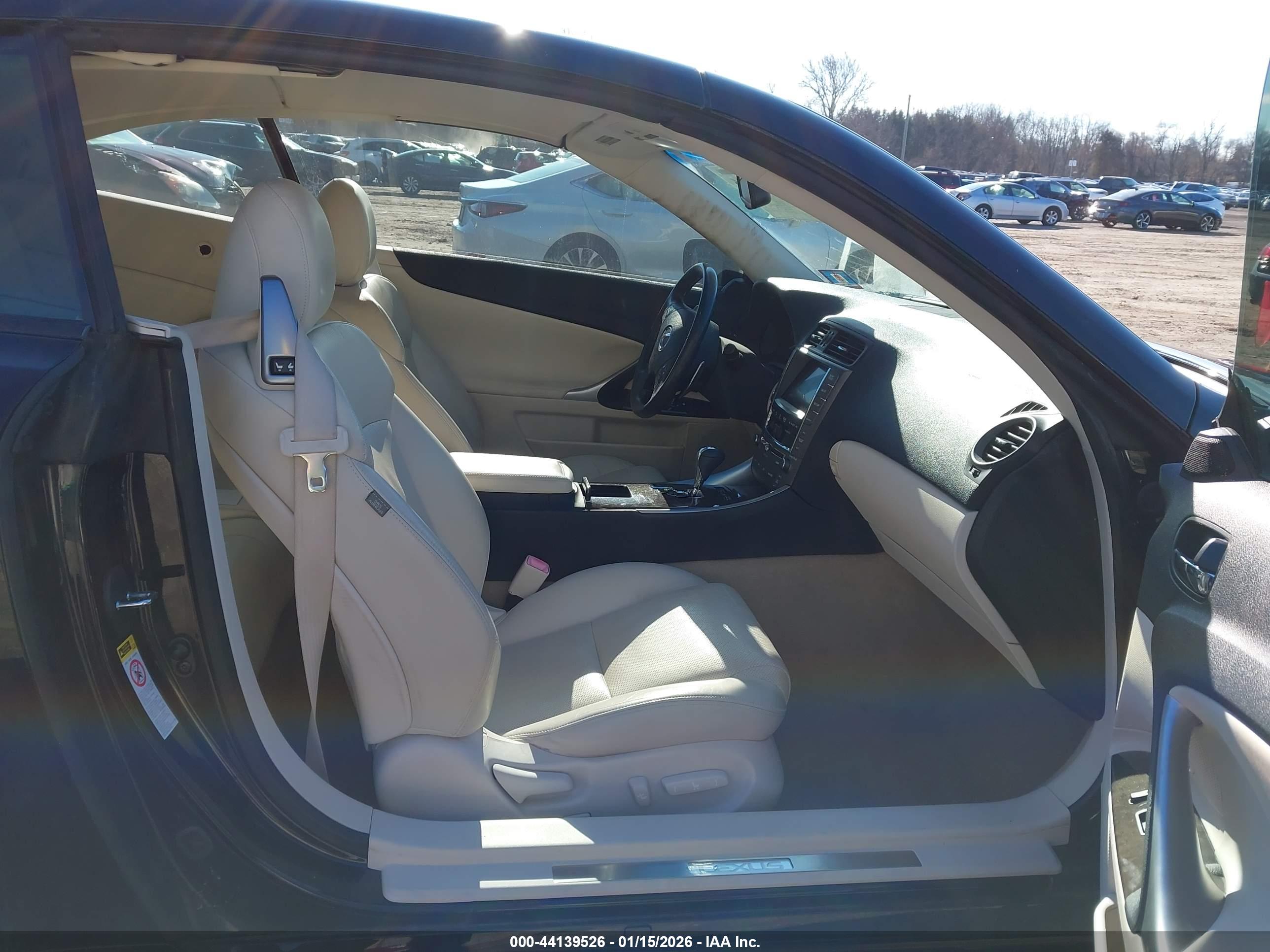 LEXUS IS image 5