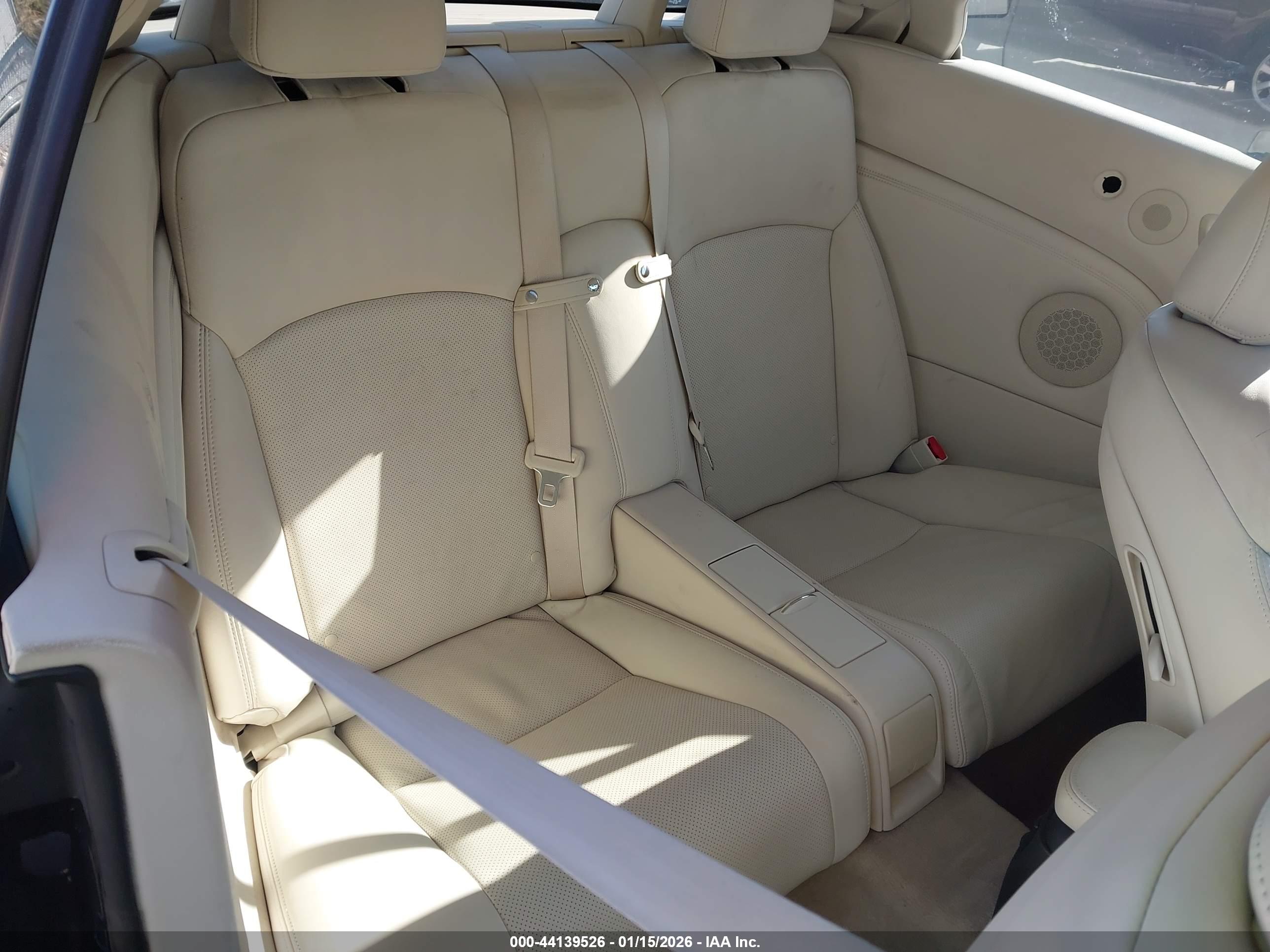 LEXUS IS image 8