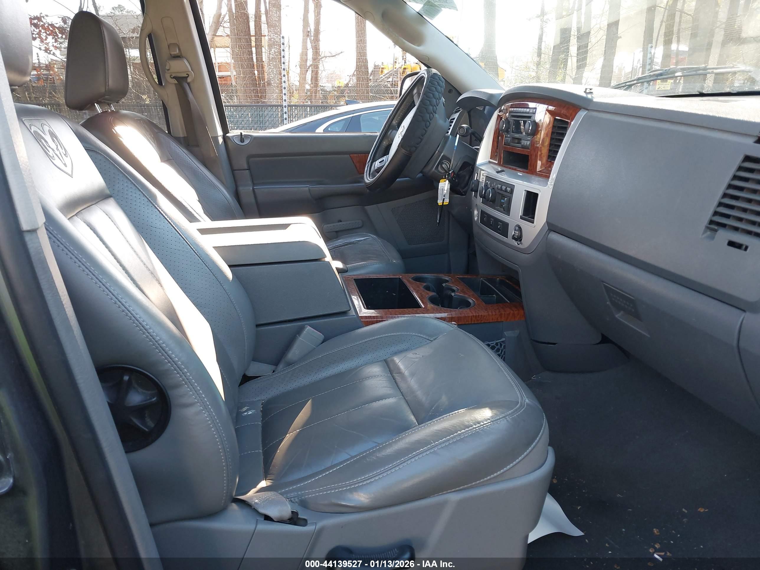 DODGE RAM image 5