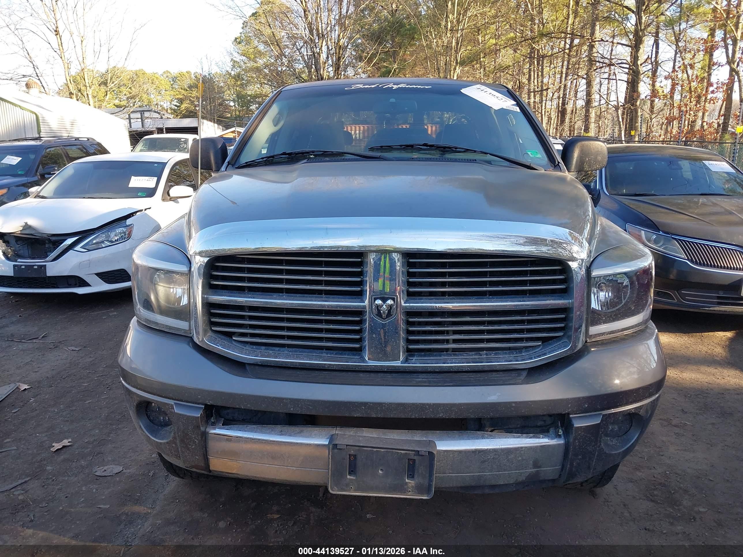 DODGE RAM image 6