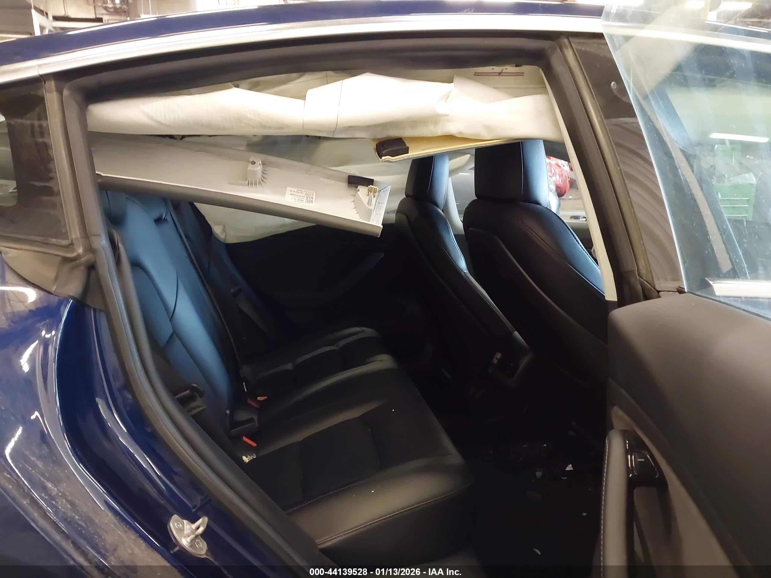 TESLA MODEL image 8