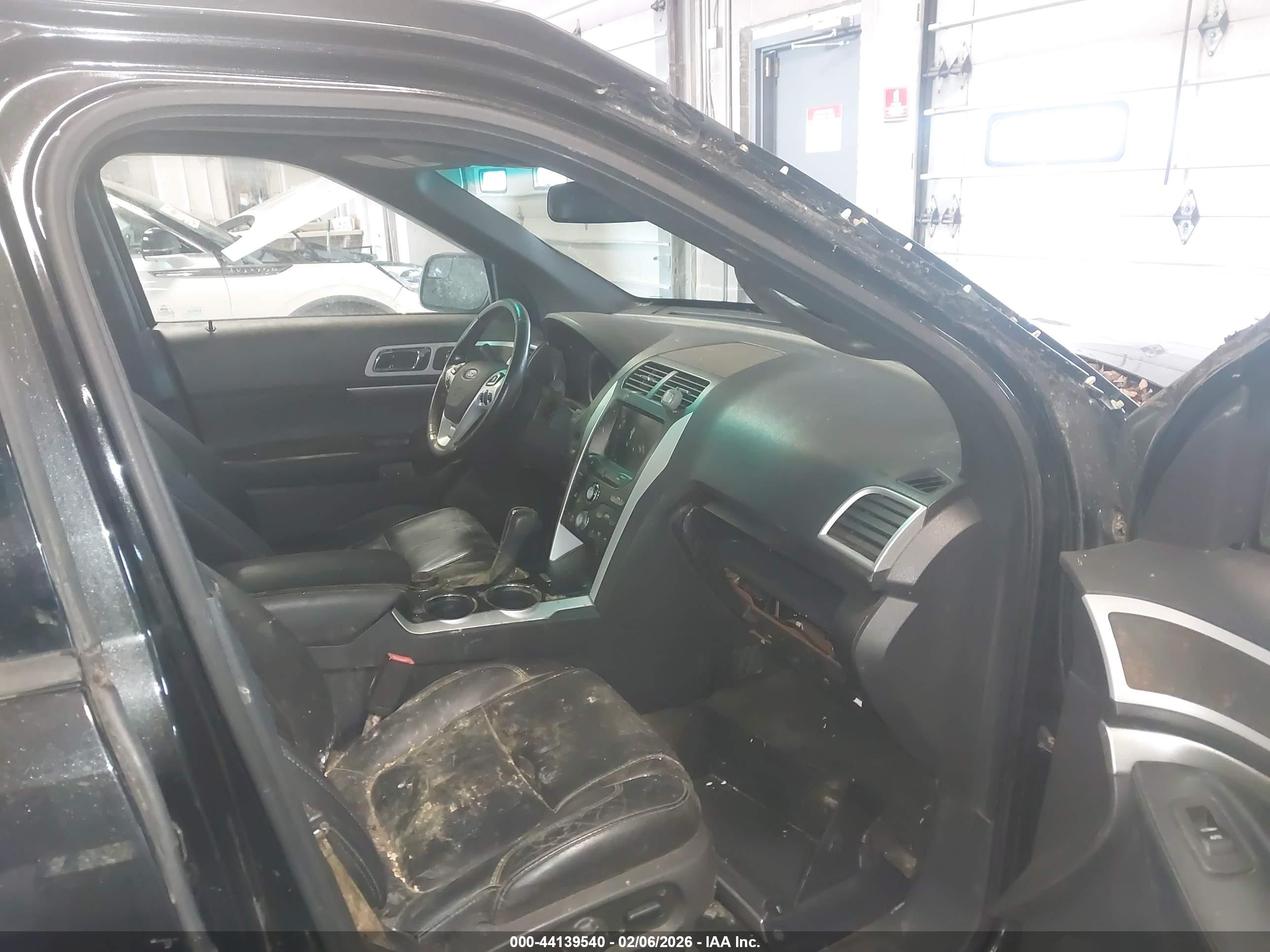 FORD EXPLORER image 5