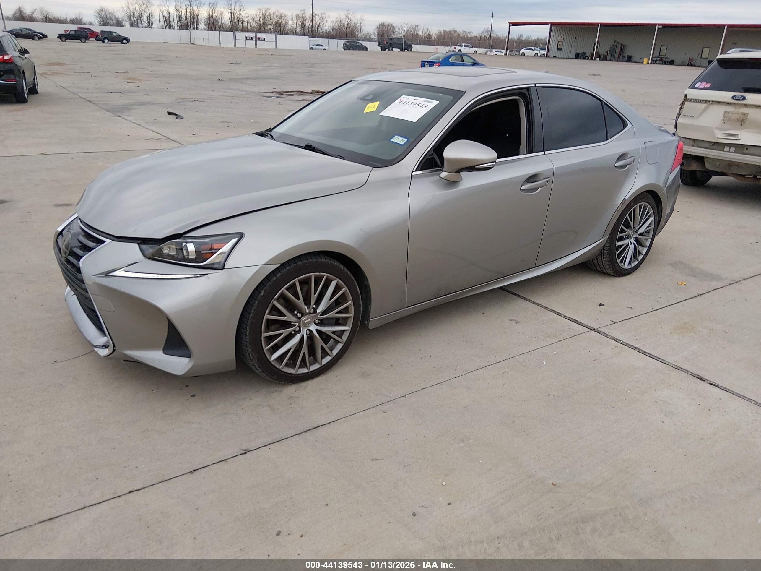 LEXUS IS image 2