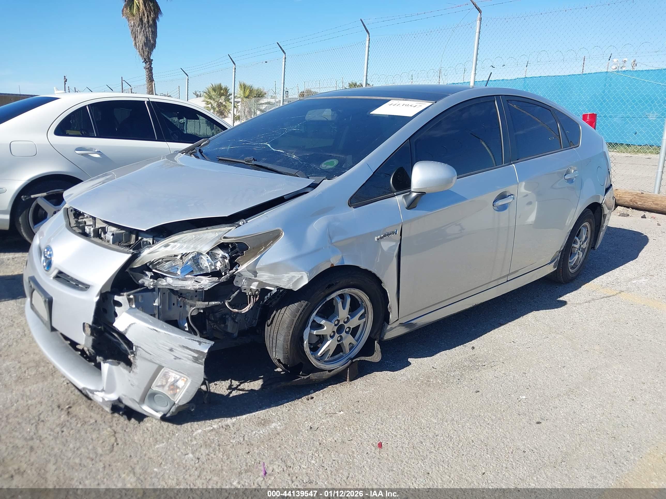 TOYOTA PRIUS image 2