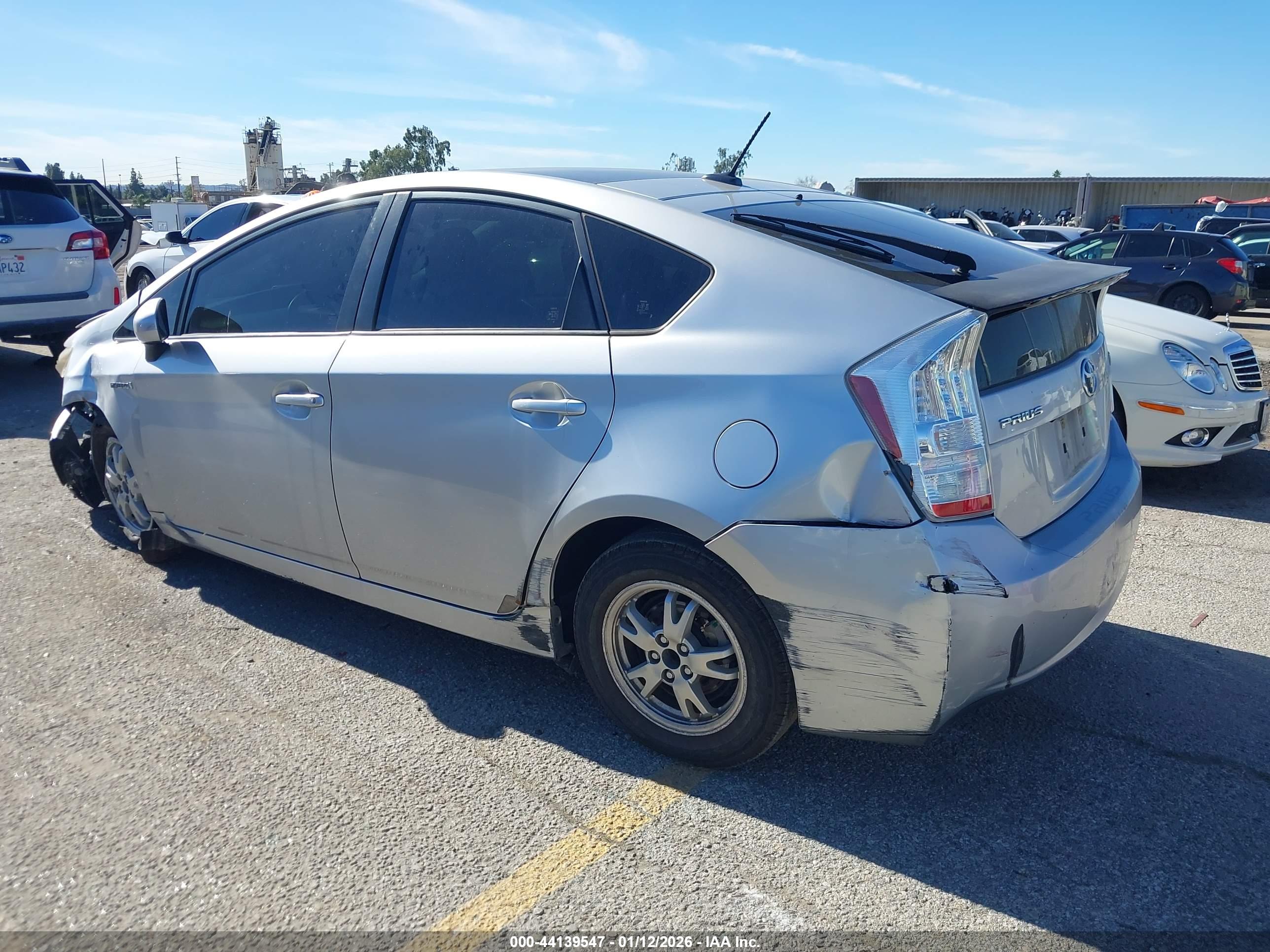 TOYOTA PRIUS image 3