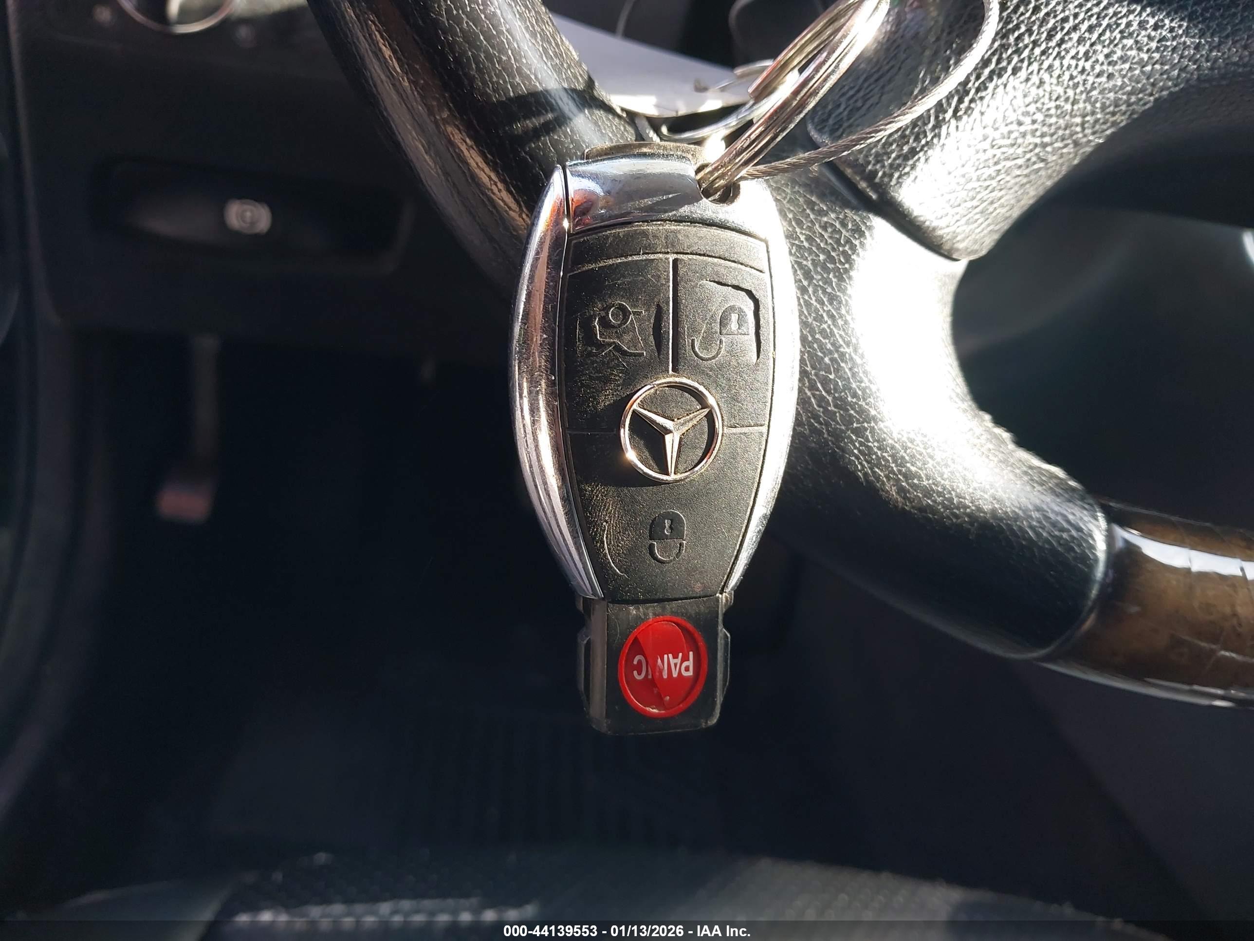 MERCEDES-BENZ E image 11