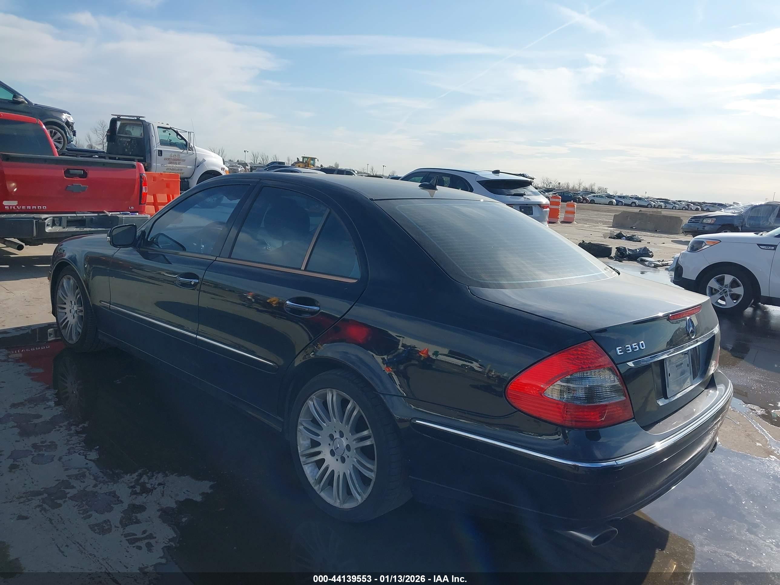 MERCEDES-BENZ E image 3