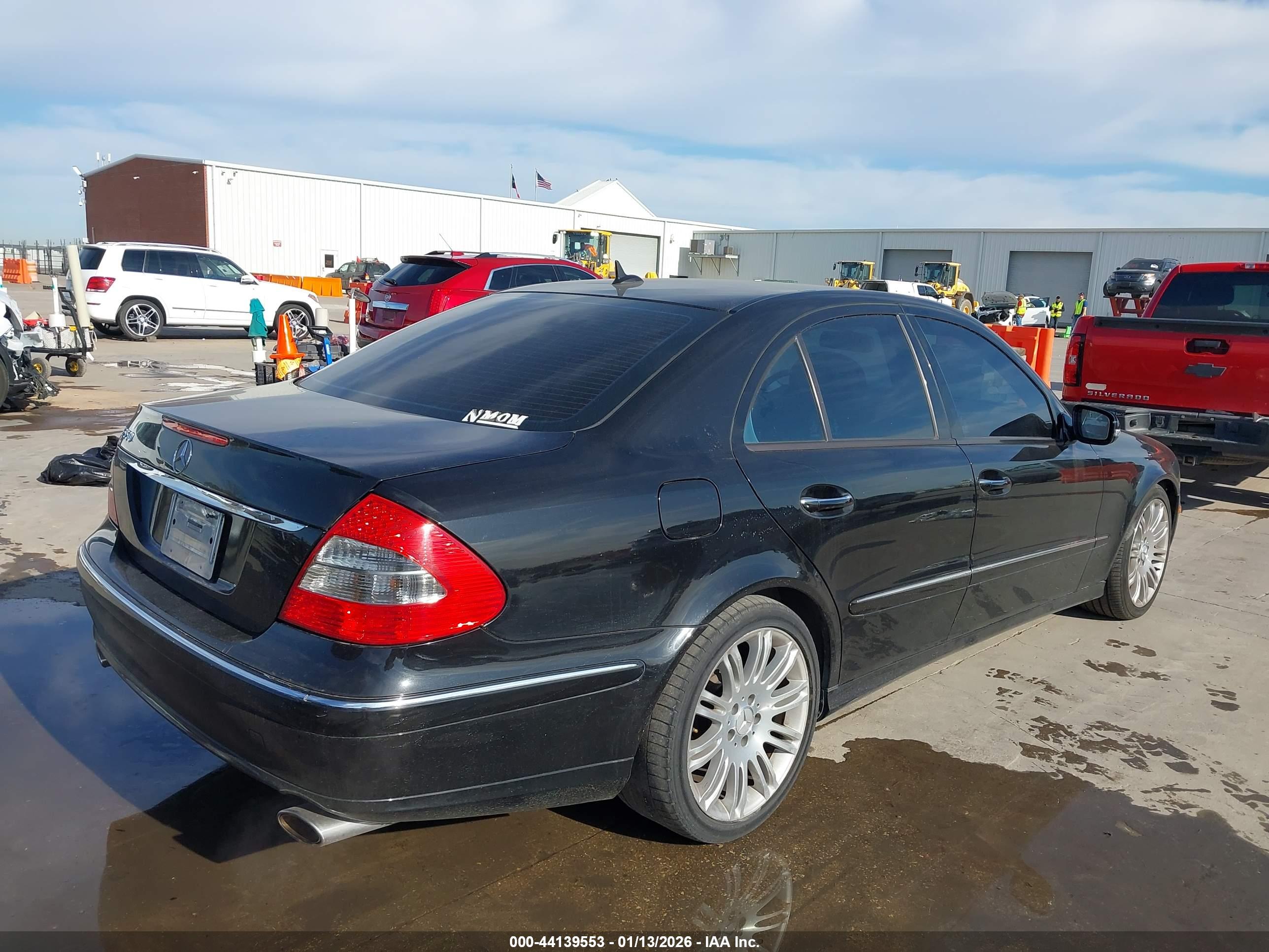 MERCEDES-BENZ E image 4