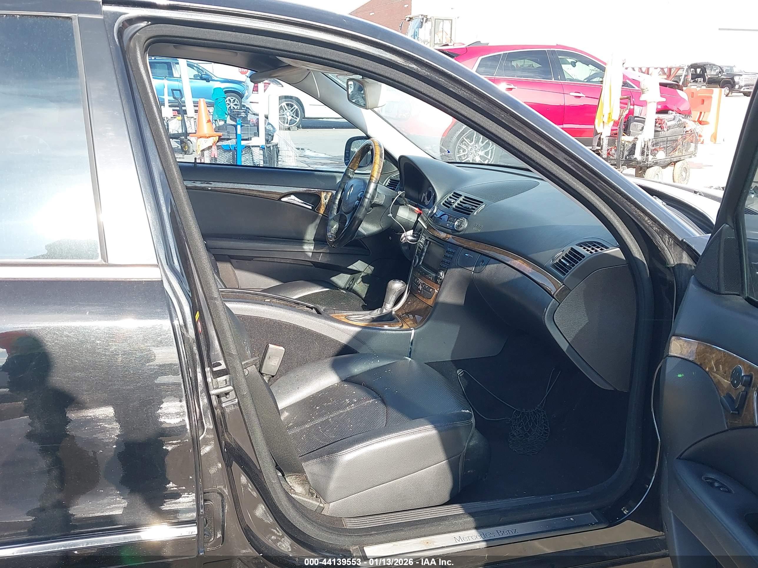 MERCEDES-BENZ E image 5