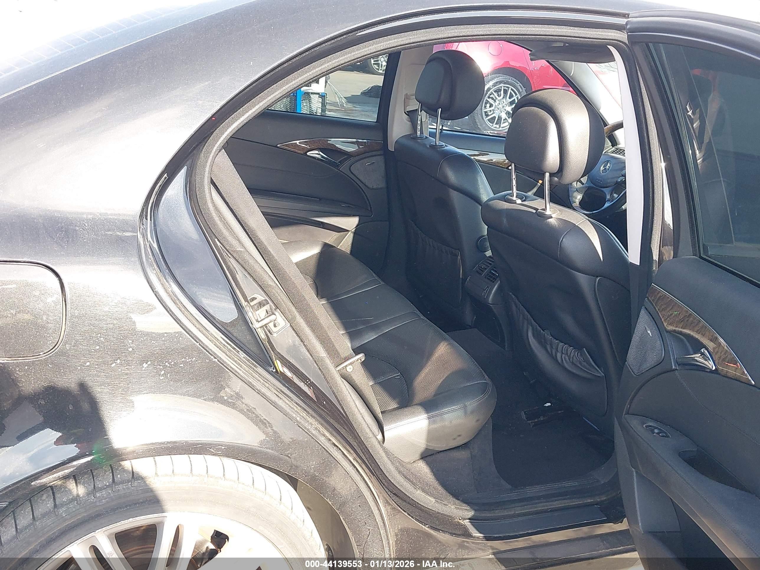 MERCEDES-BENZ E image 8