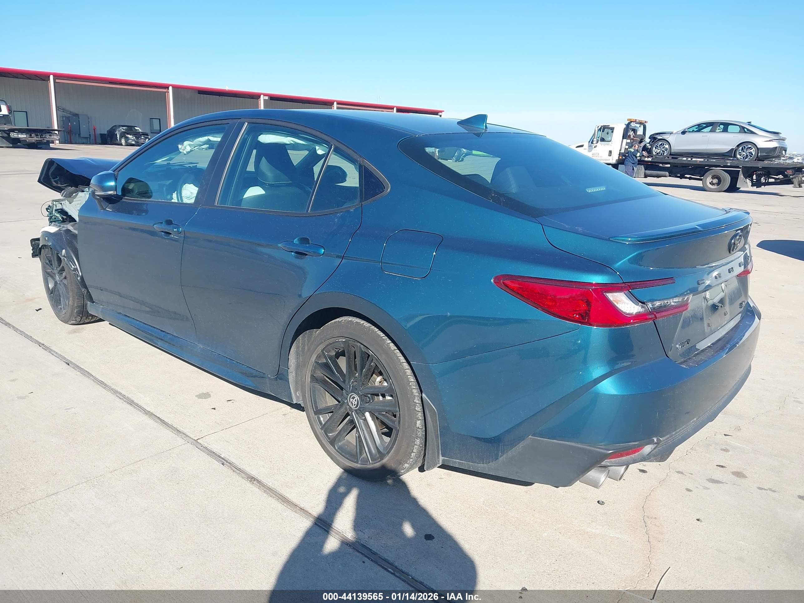 TOYOTA CAMRY image 3