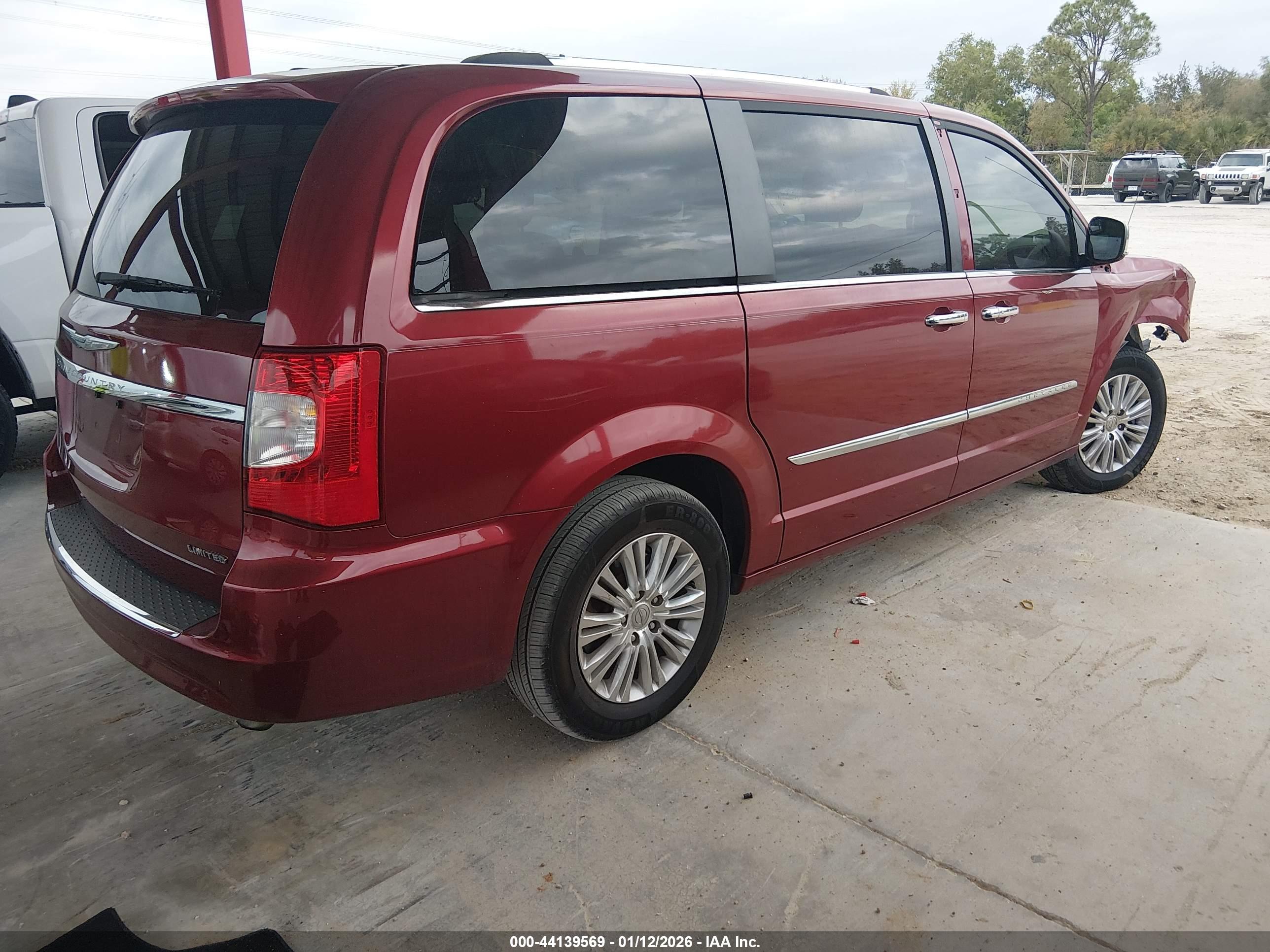 CHRYSLER TOWN image 4