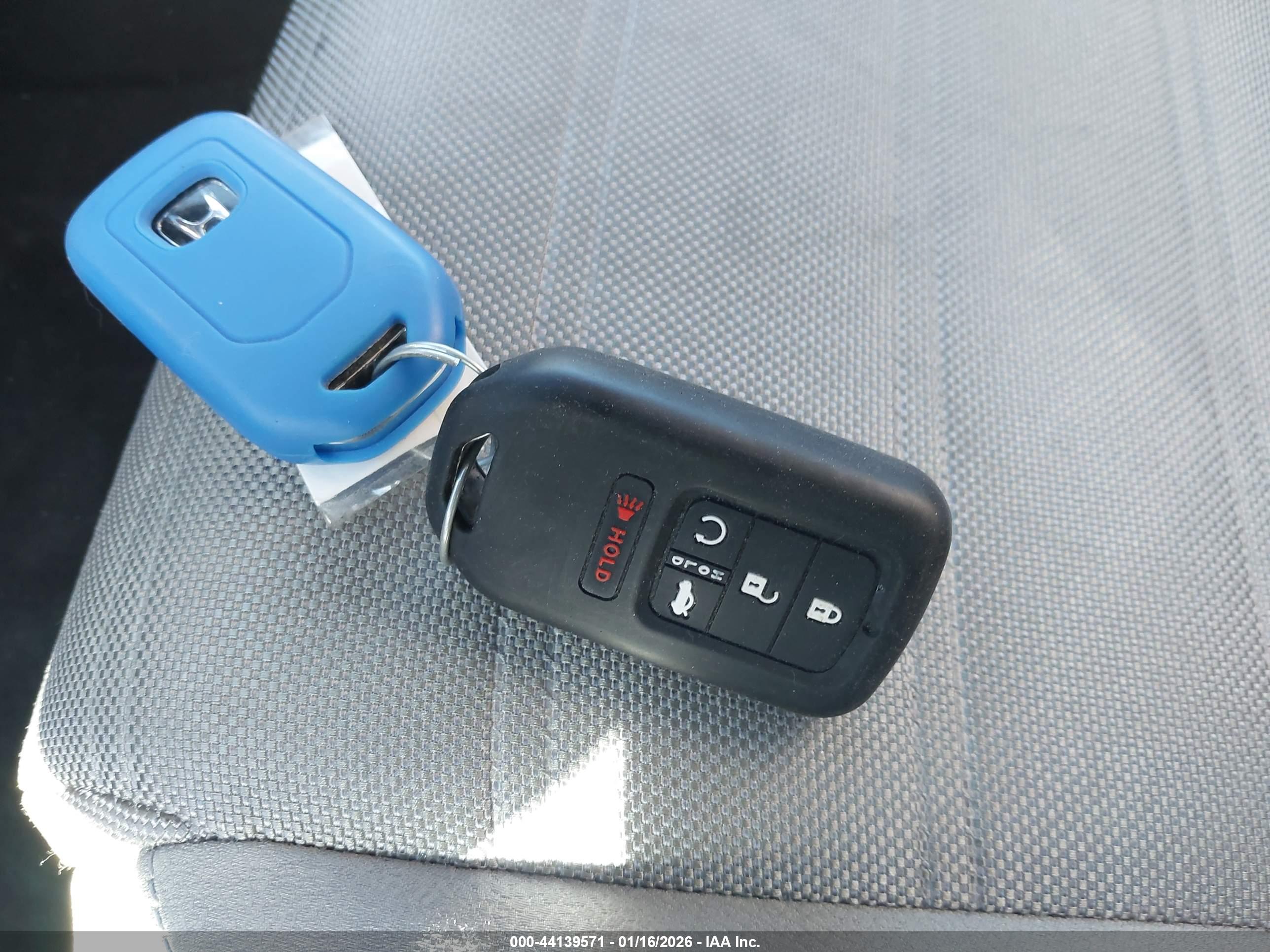 HONDA CR-V image 11