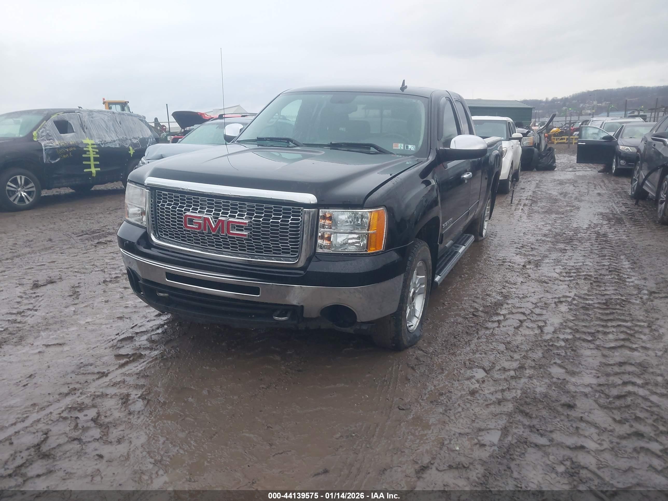 GMC SIERRA image 2