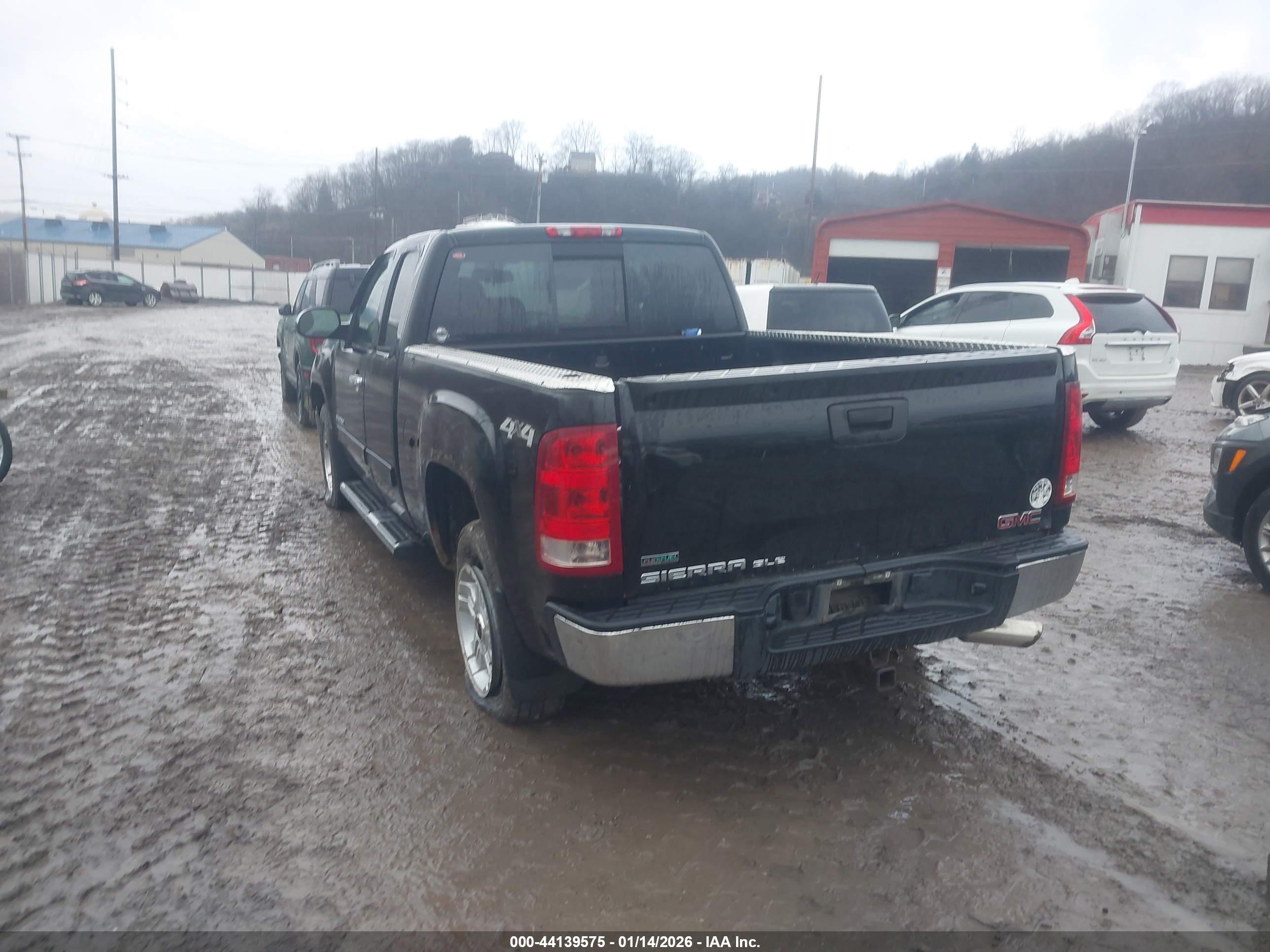 GMC SIERRA image 3