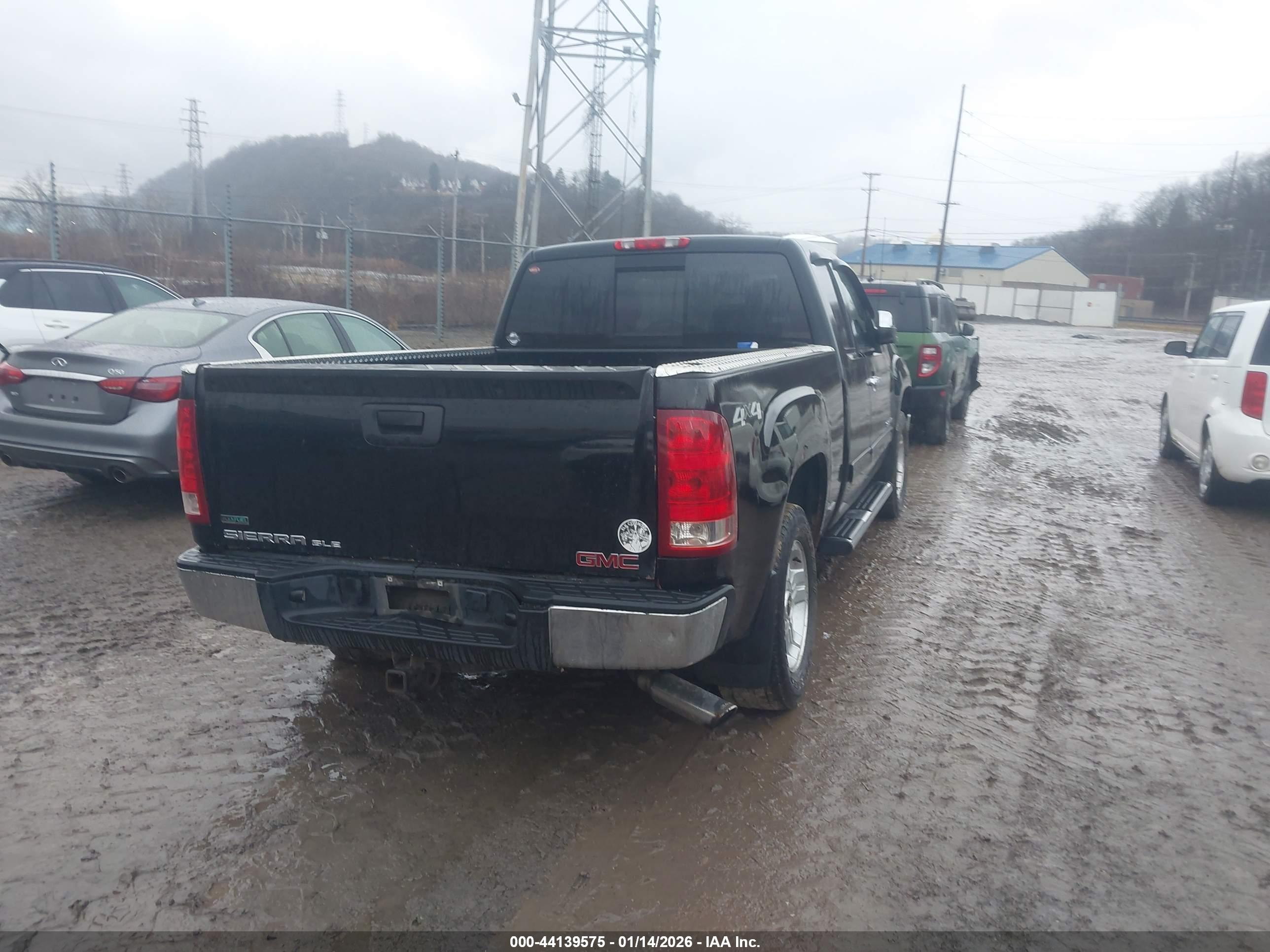 GMC SIERRA image 4