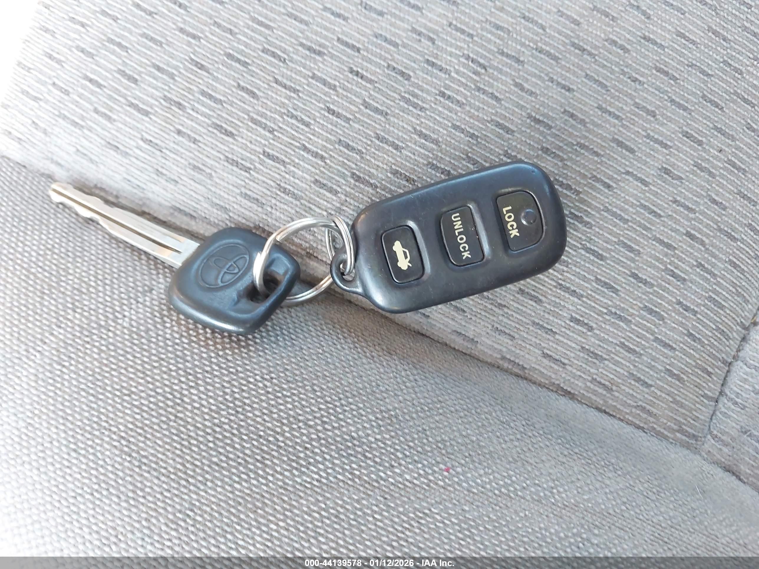 TOYOTA CAMRY image 11