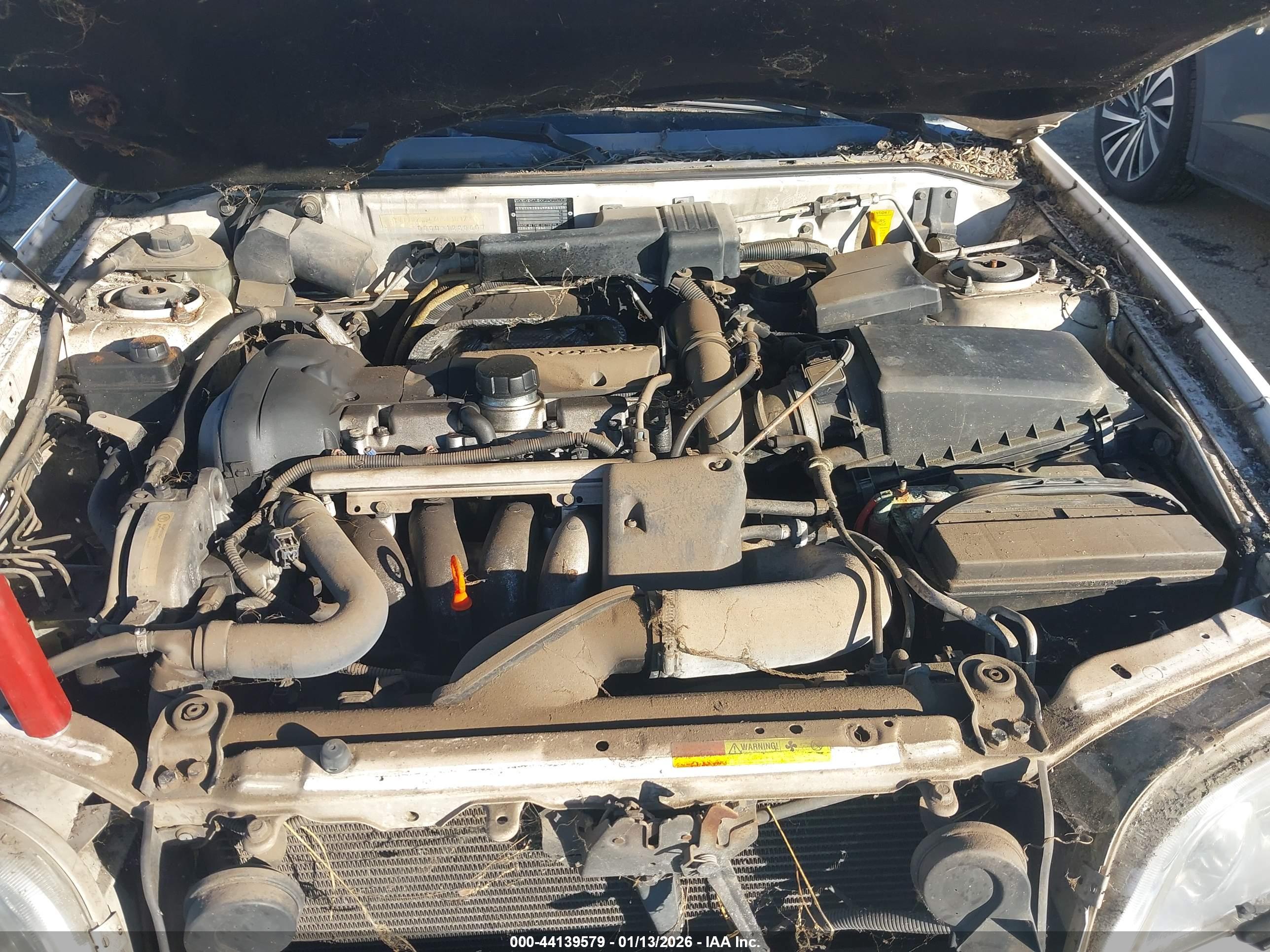 VOLVO V40 image 10