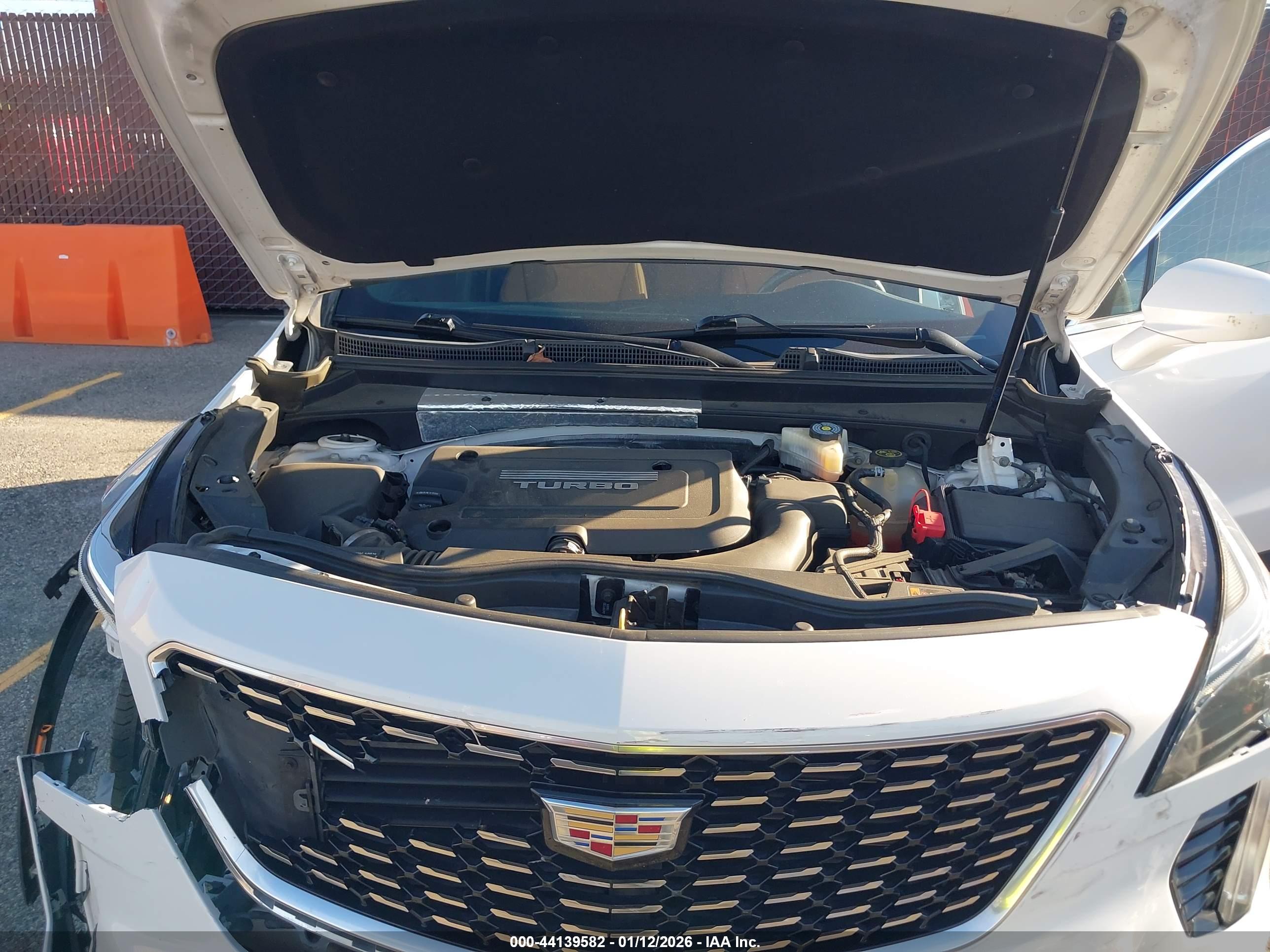 CADILLAC XT4 image 10