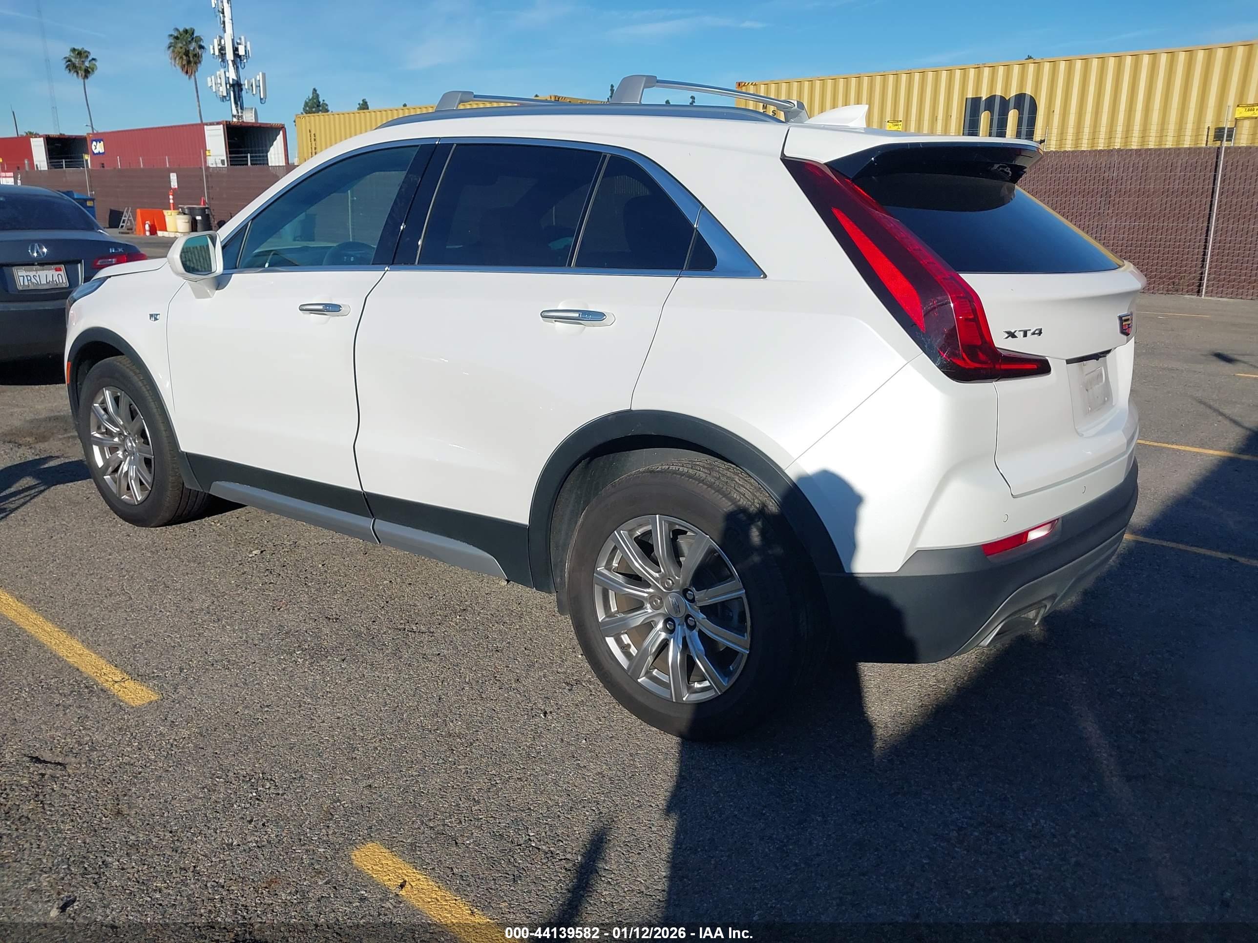 CADILLAC XT4 image 3
