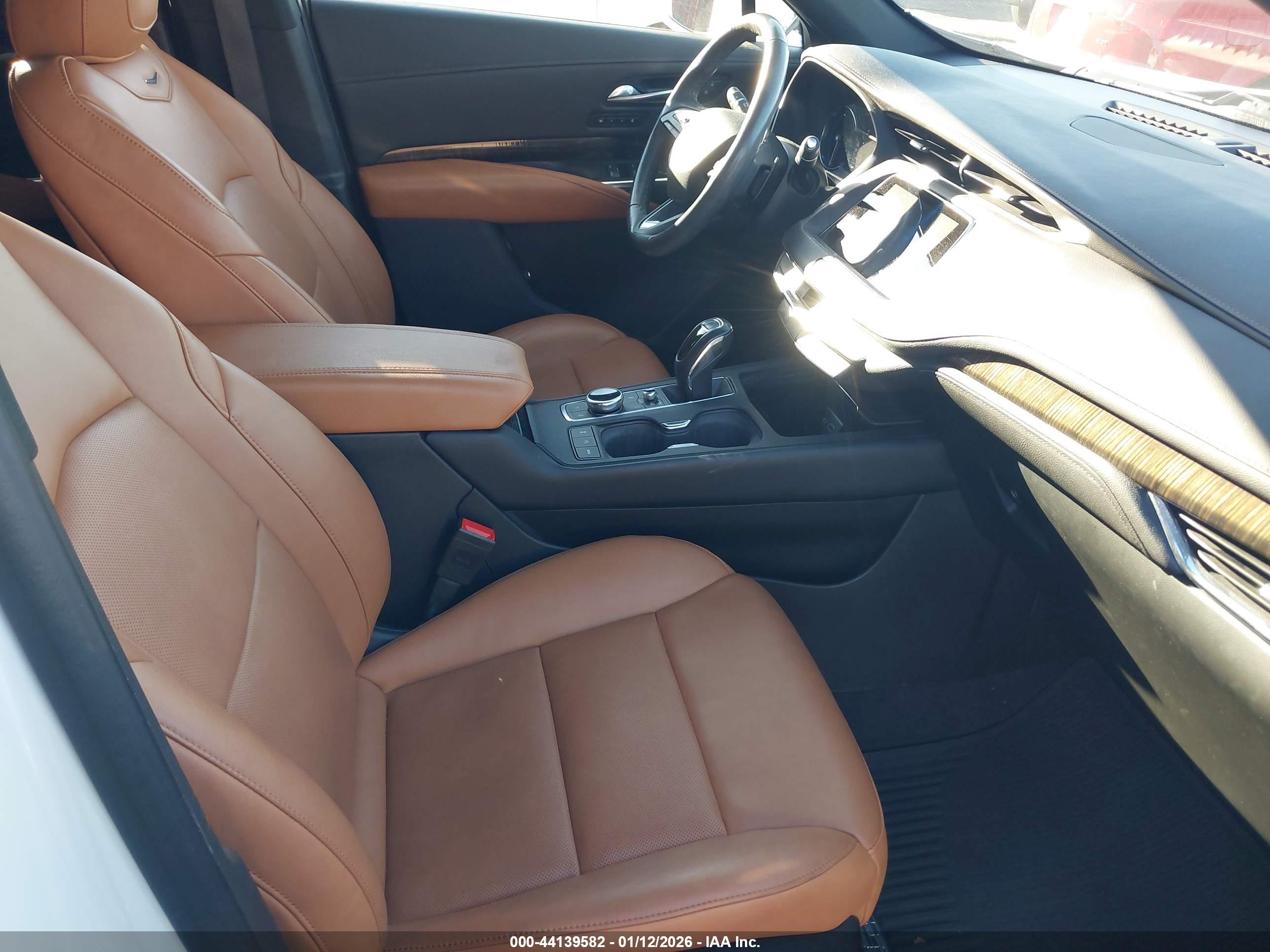 CADILLAC XT4 image 5