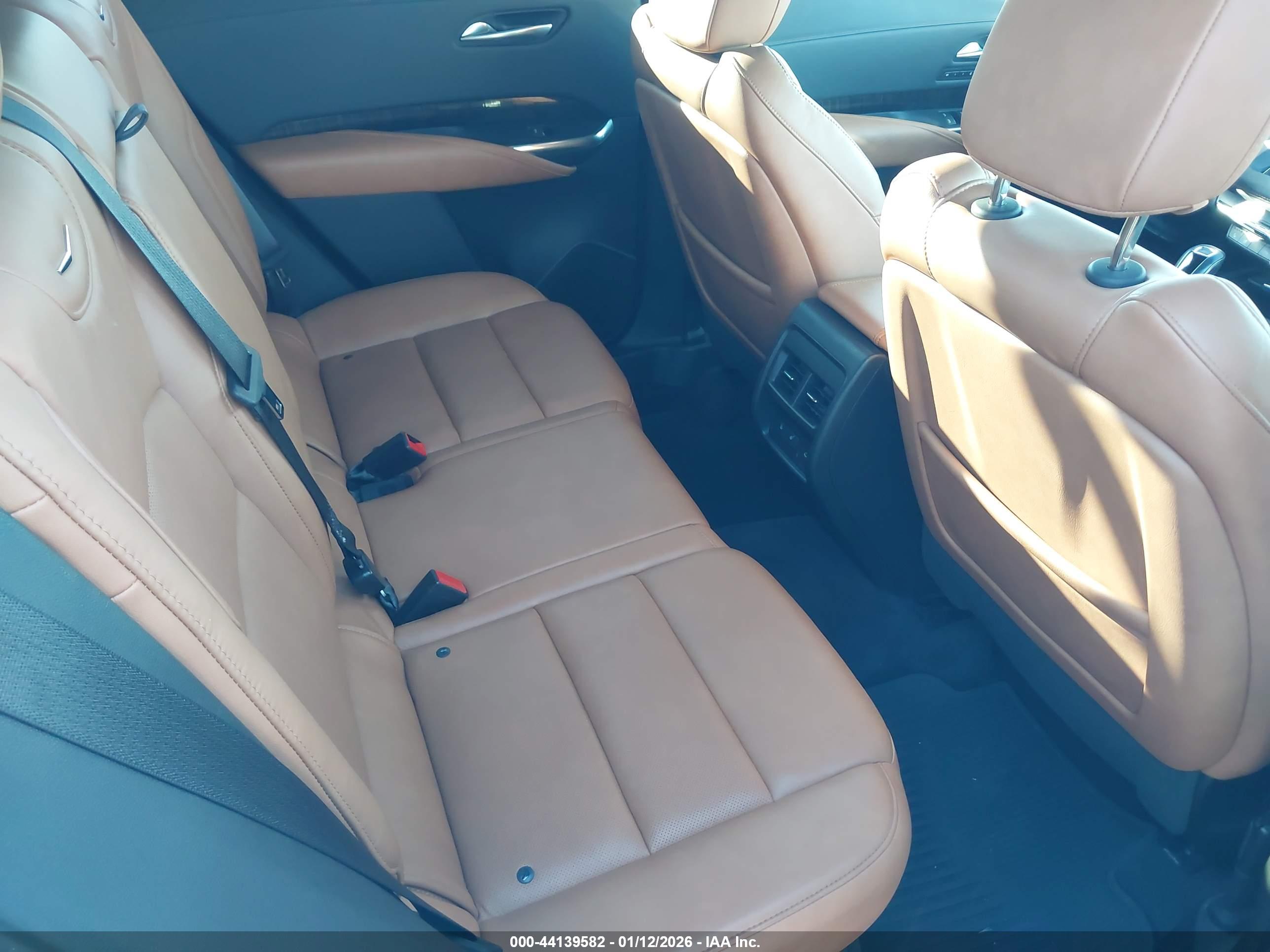 CADILLAC XT4 image 8