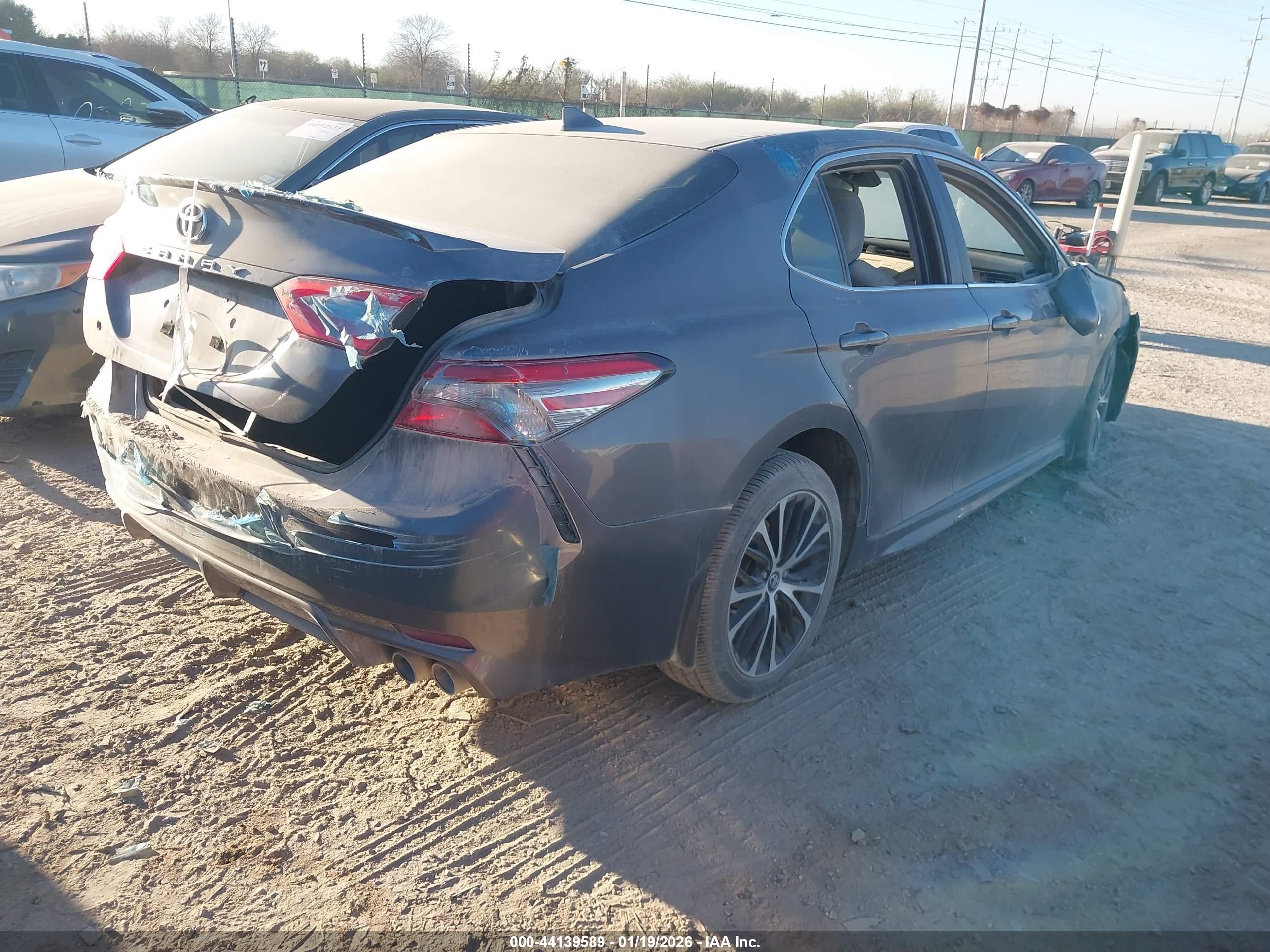 TOYOTA CAMRY image 4