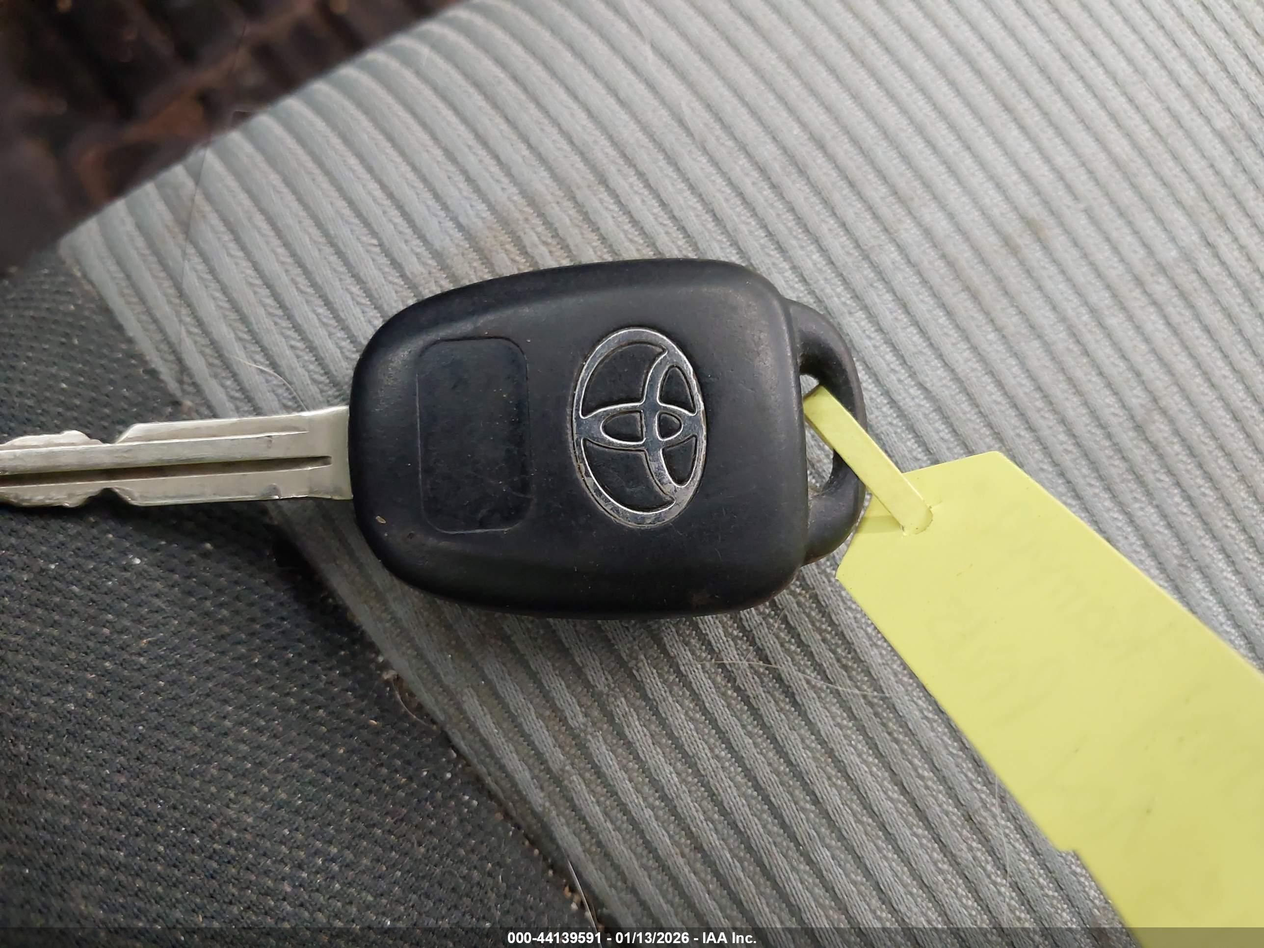 TOYOTA PRIUS image 11
