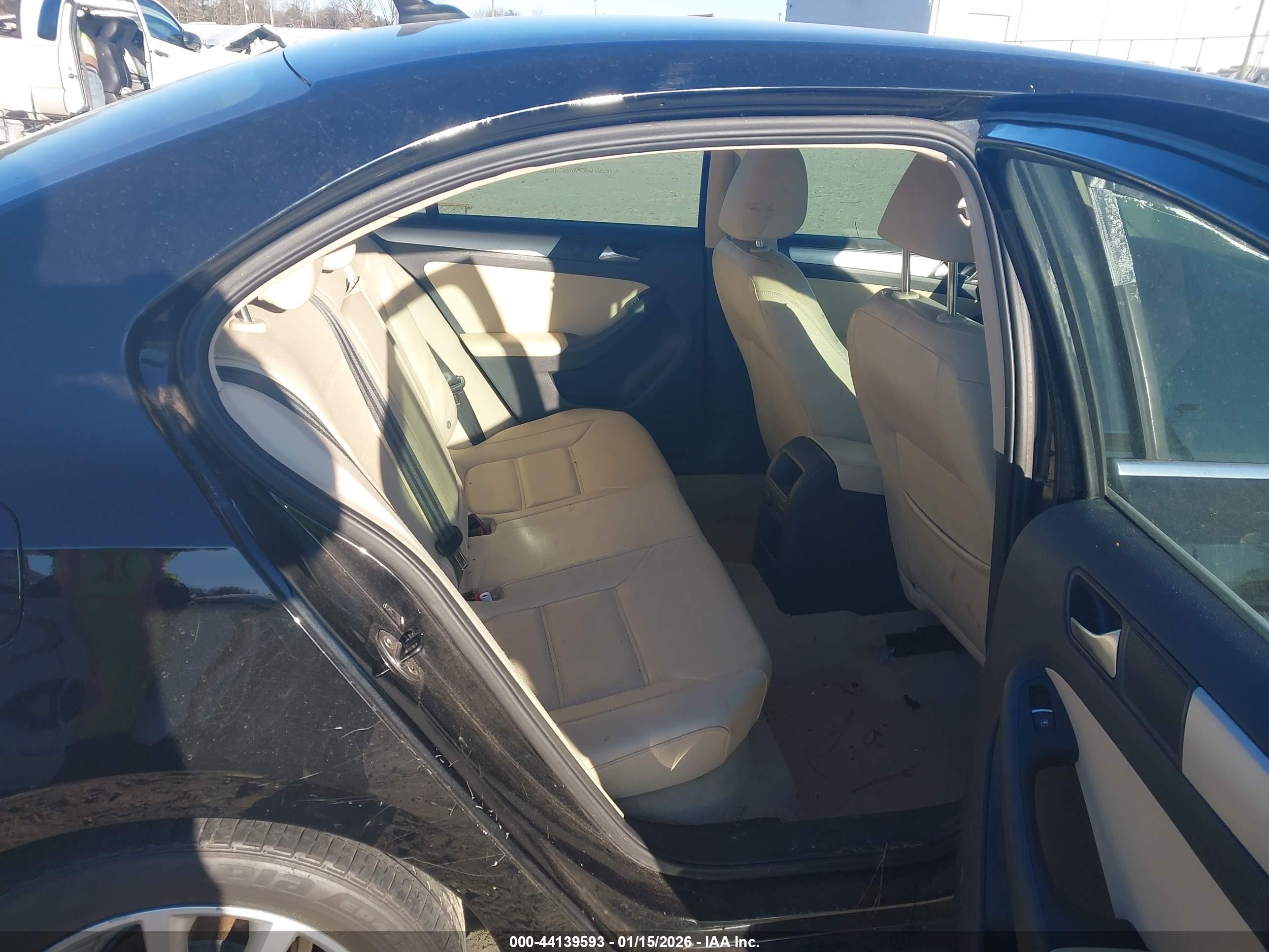 VOLKSWAGEN JETTA image 8