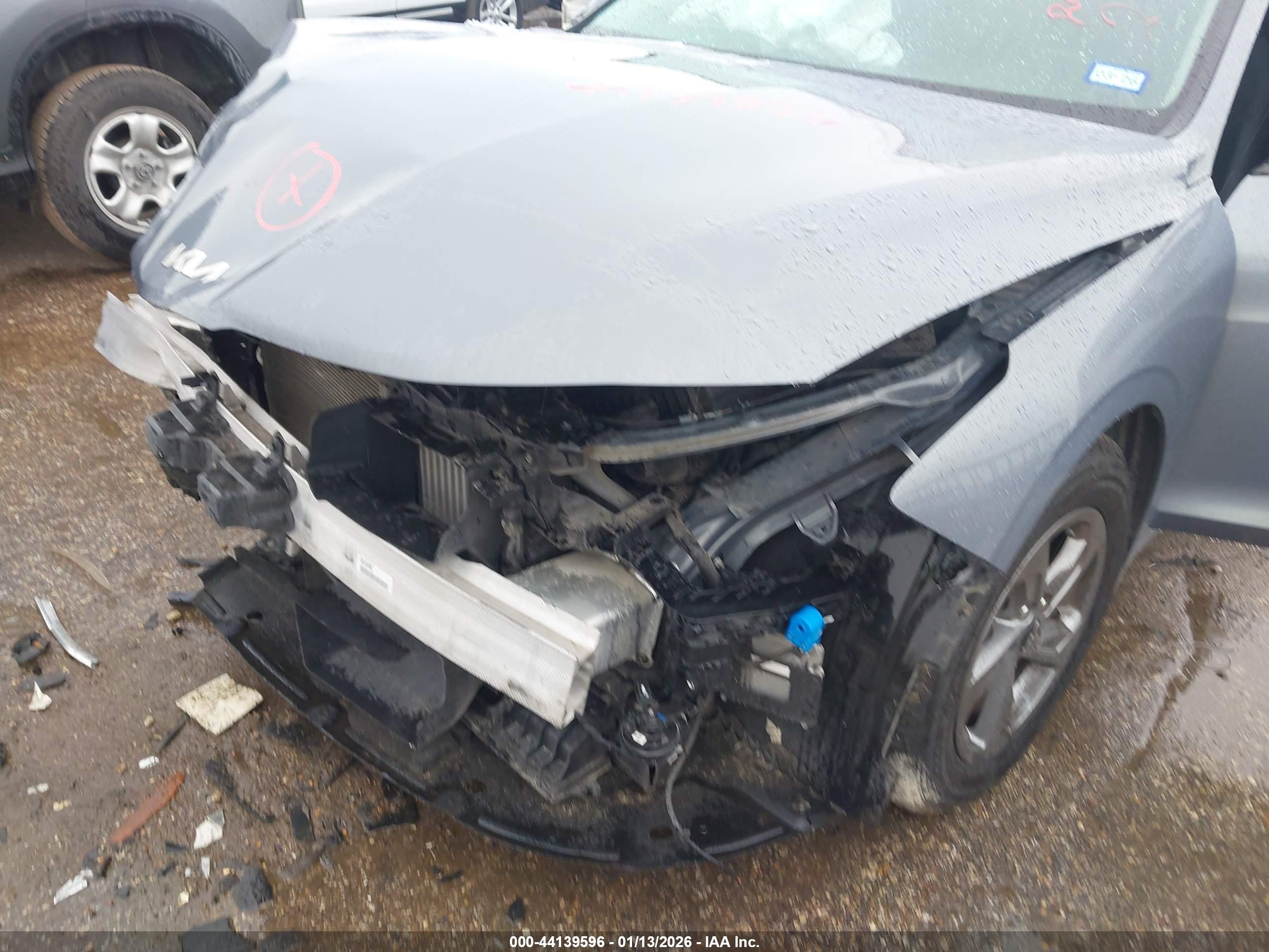 KIA K5 image 6
